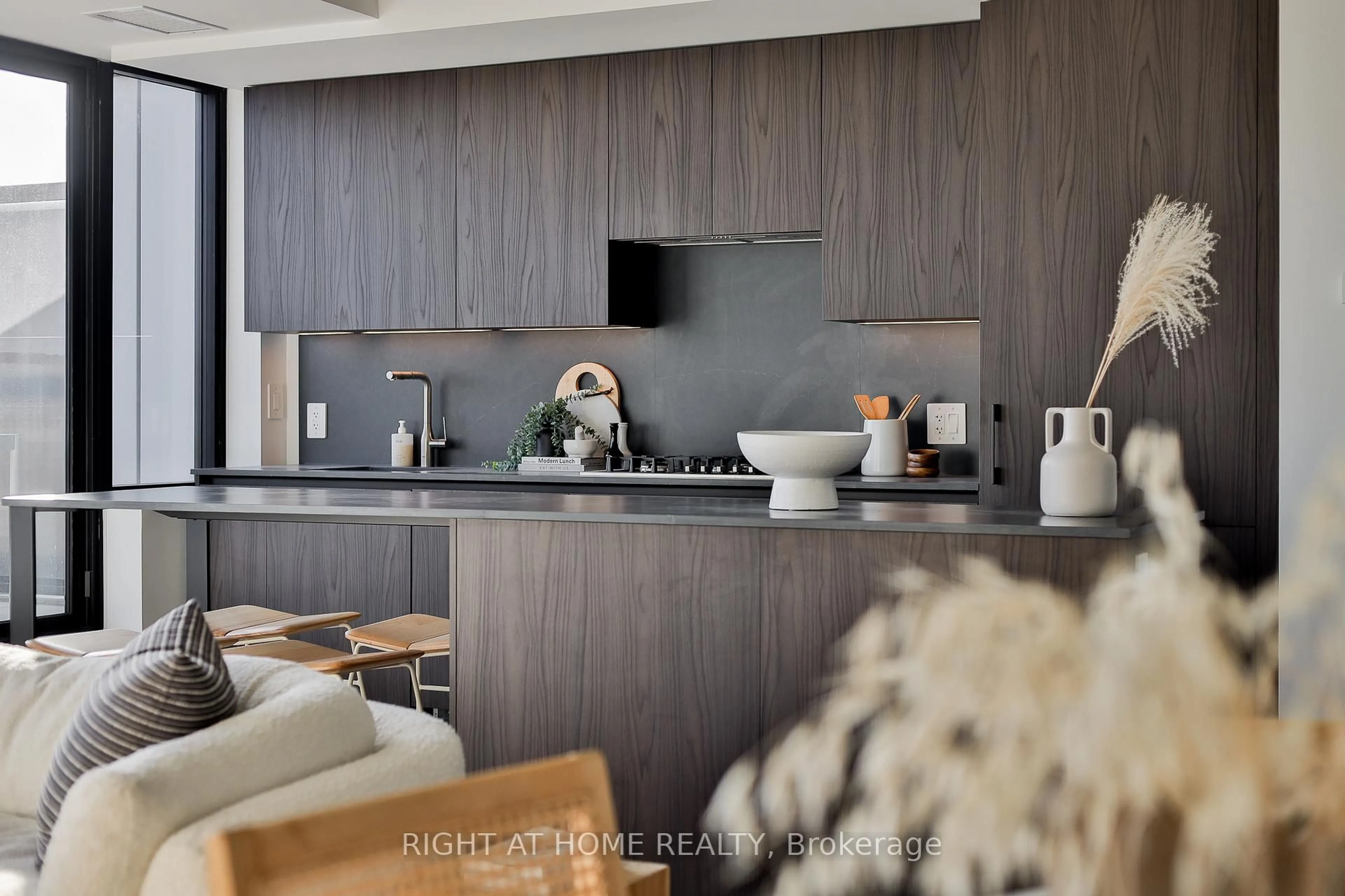 Contemporary kitchen, unknown for 2720 Dundas St #607, Toronto Ontario M6P 1Y2