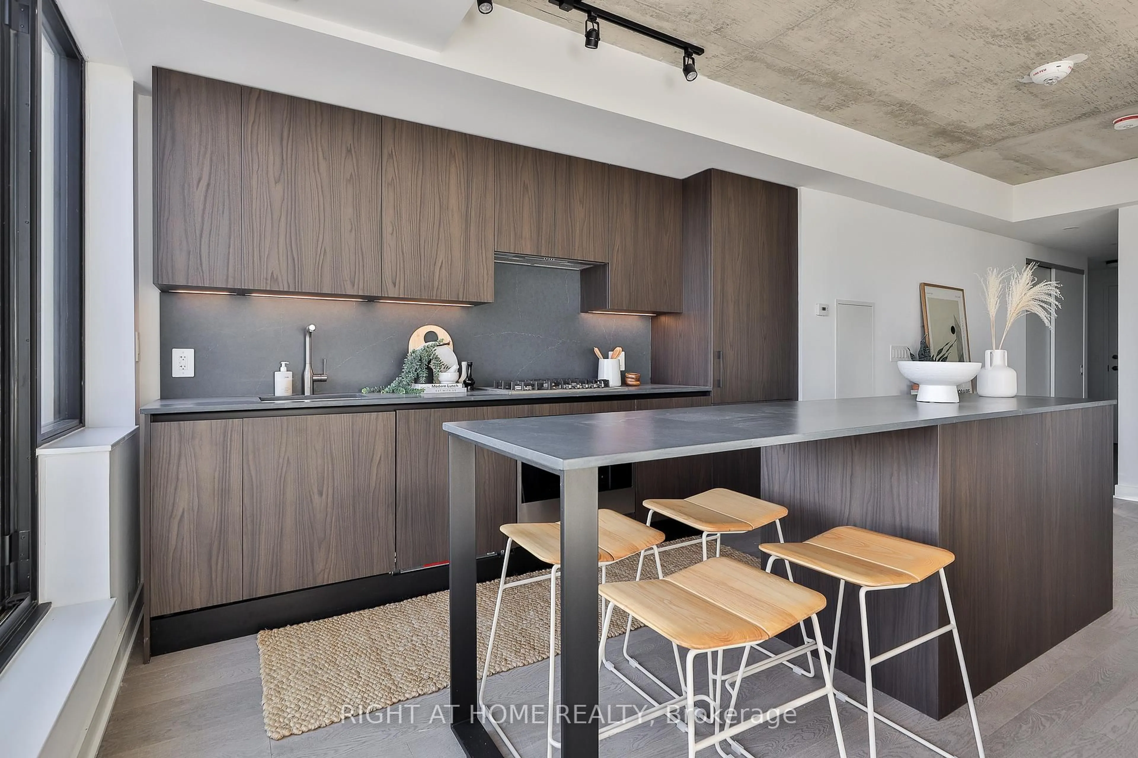 Contemporary kitchen, unknown for 2720 Dundas St #607, Toronto Ontario M6P 1Y2
