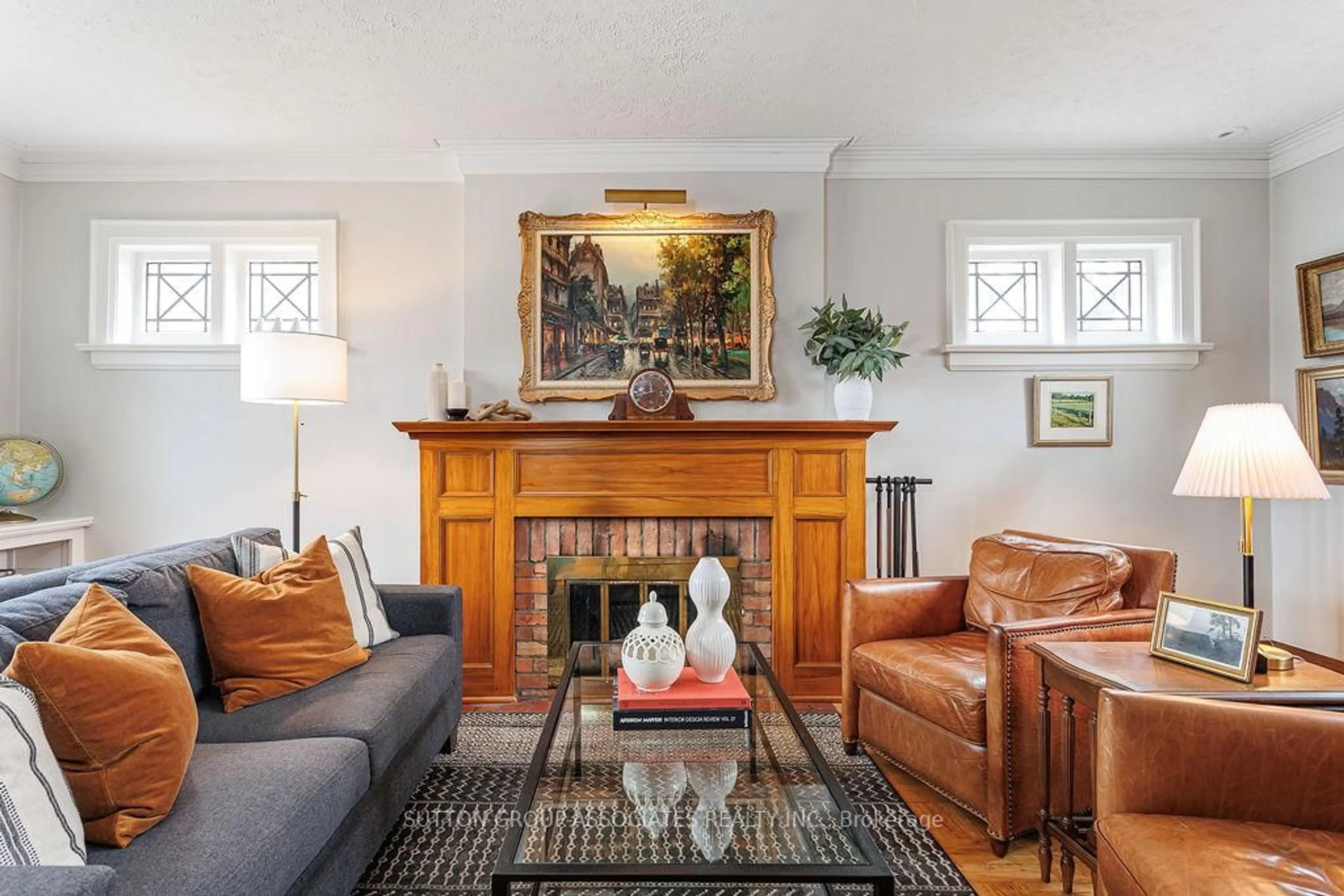 Living room with furniture, unknown for 50 Thornhill Ave, Toronto Ontario M6S 4C5