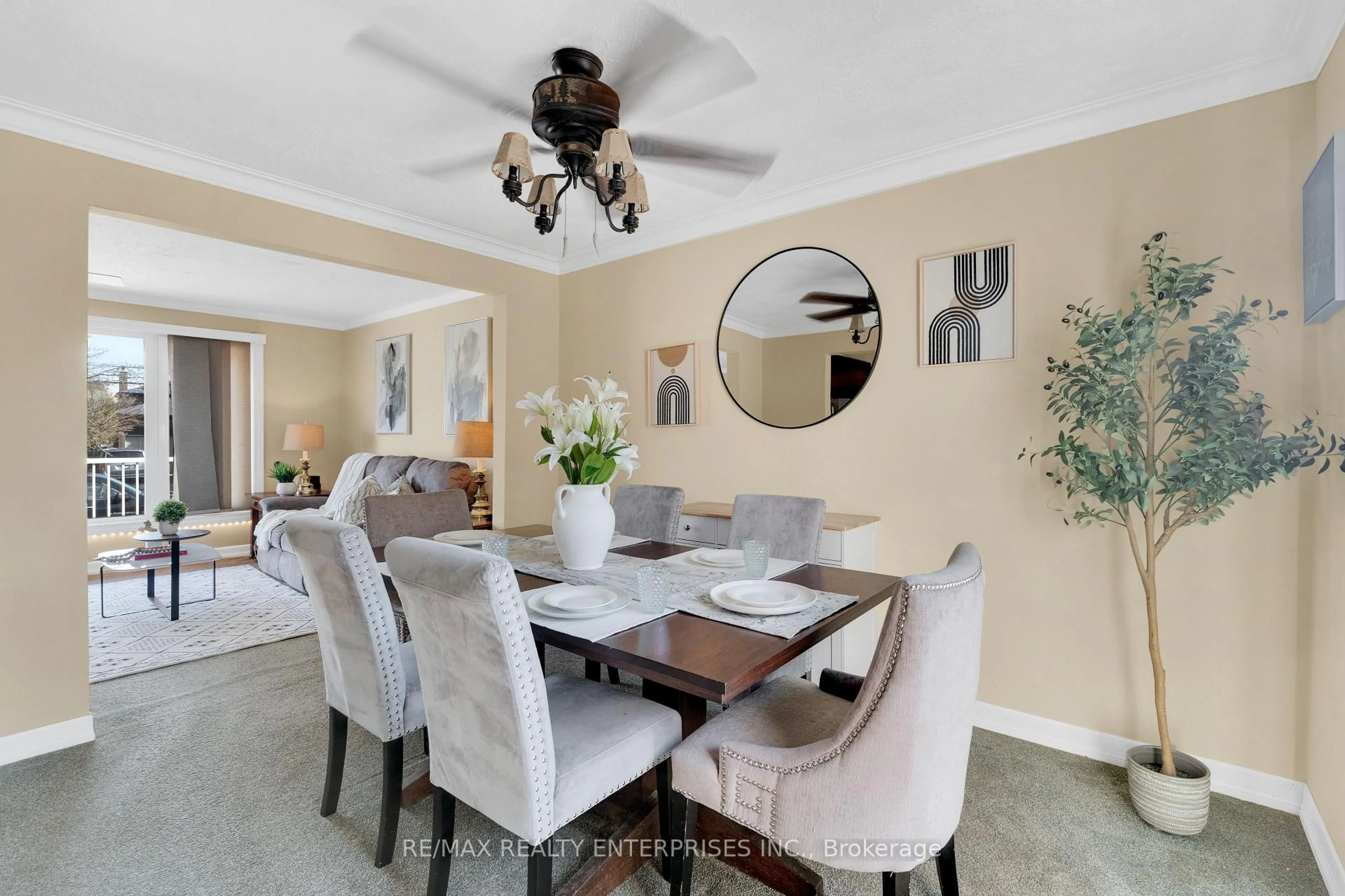 Dining room, unknown for 951 Atwater Ave, Mississauga Ontario L5E 1M4