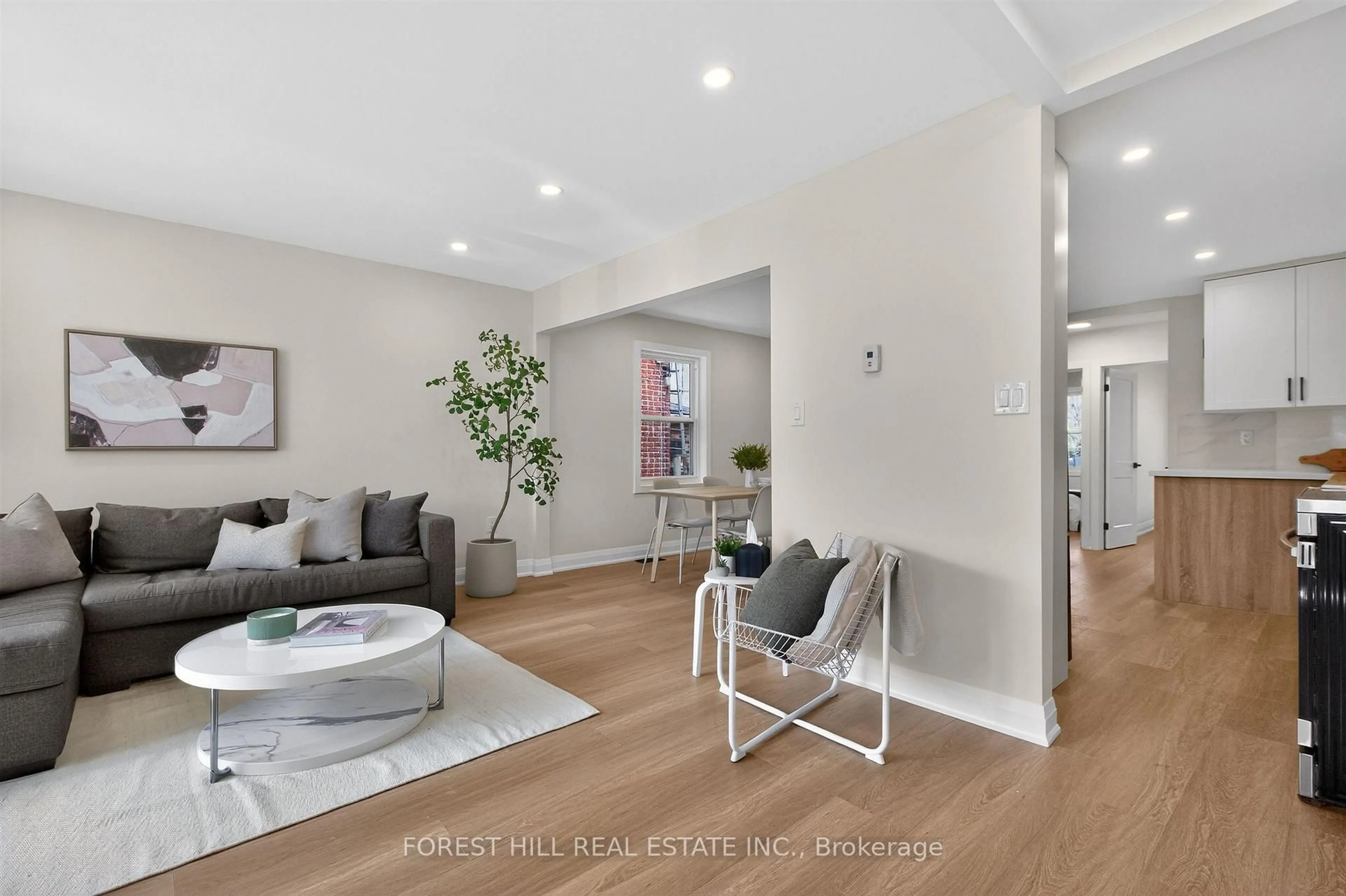 Living room with furniture, unknown for 17 Alexander St, Toronto Ontario M8V 2K7