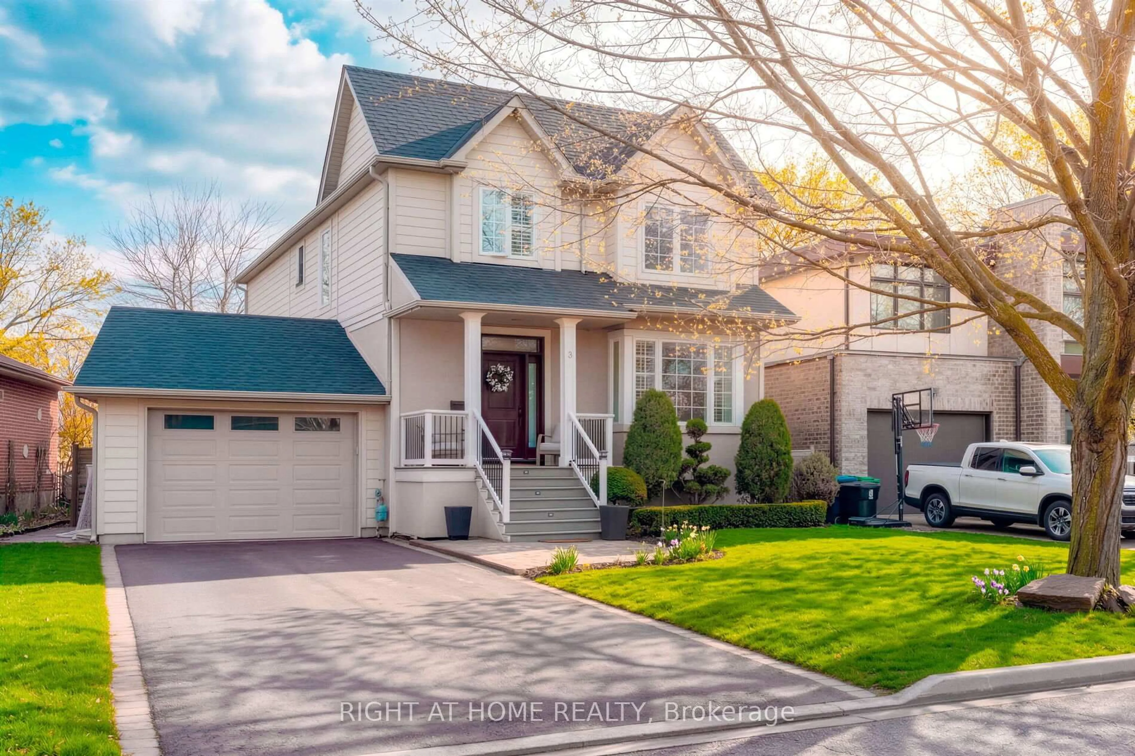 Home with vinyl exterior material, street for 3 Dunning Cres, Toronto Ontario M8W 4S7