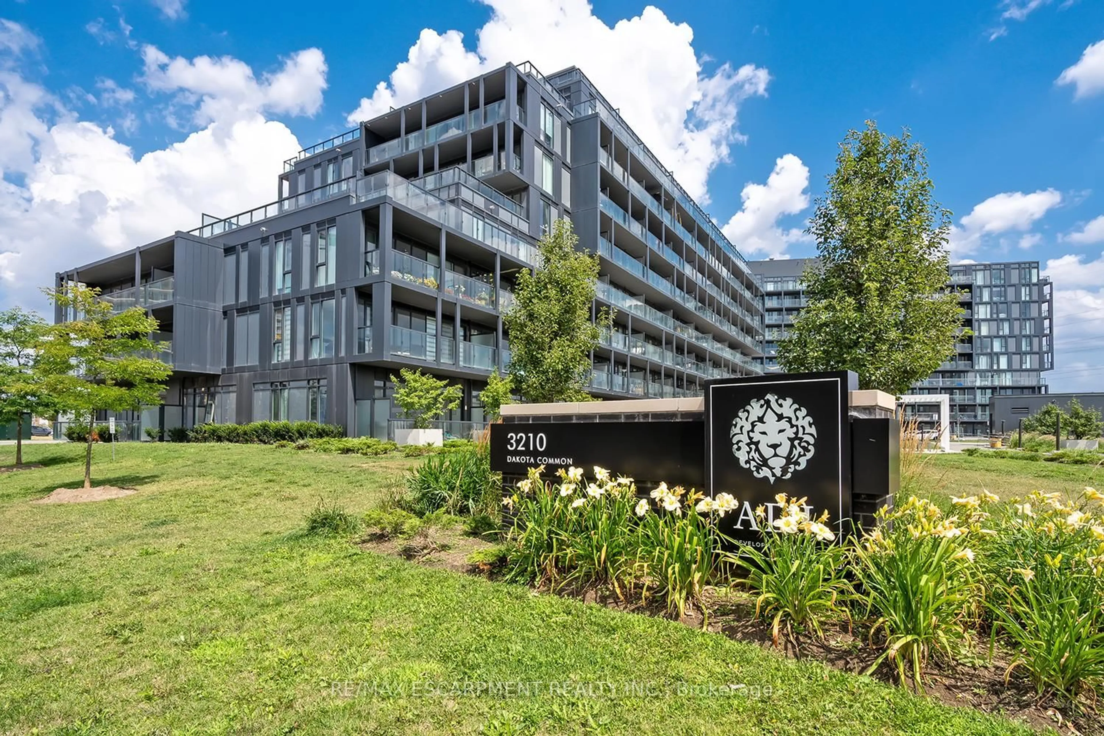 Unknown for 3210 Dakota Common #A106, Burlington Ontario L7M 2A8