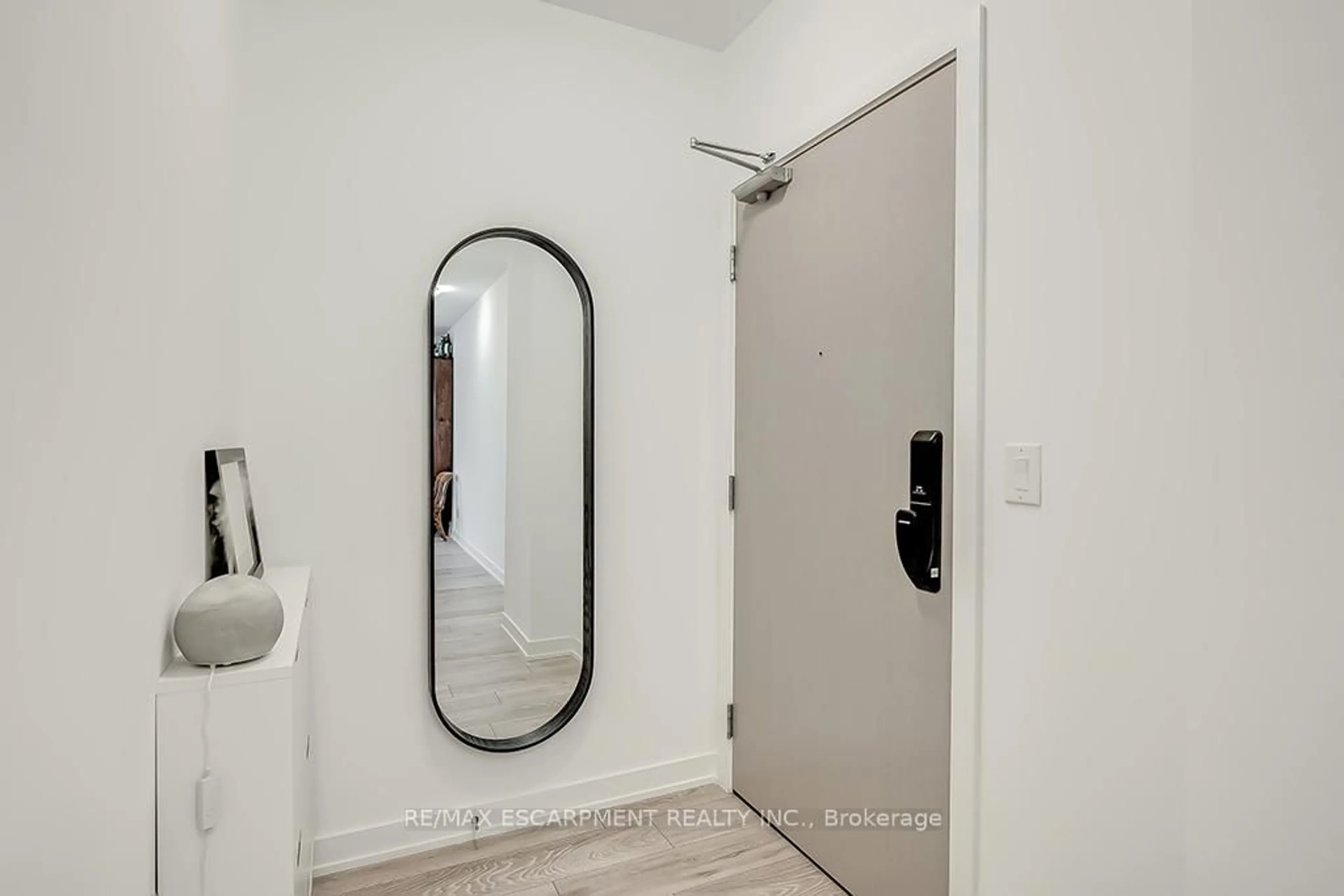 Indoor entryway for 3210 Dakota Common #A106, Burlington Ontario L7M 2A8