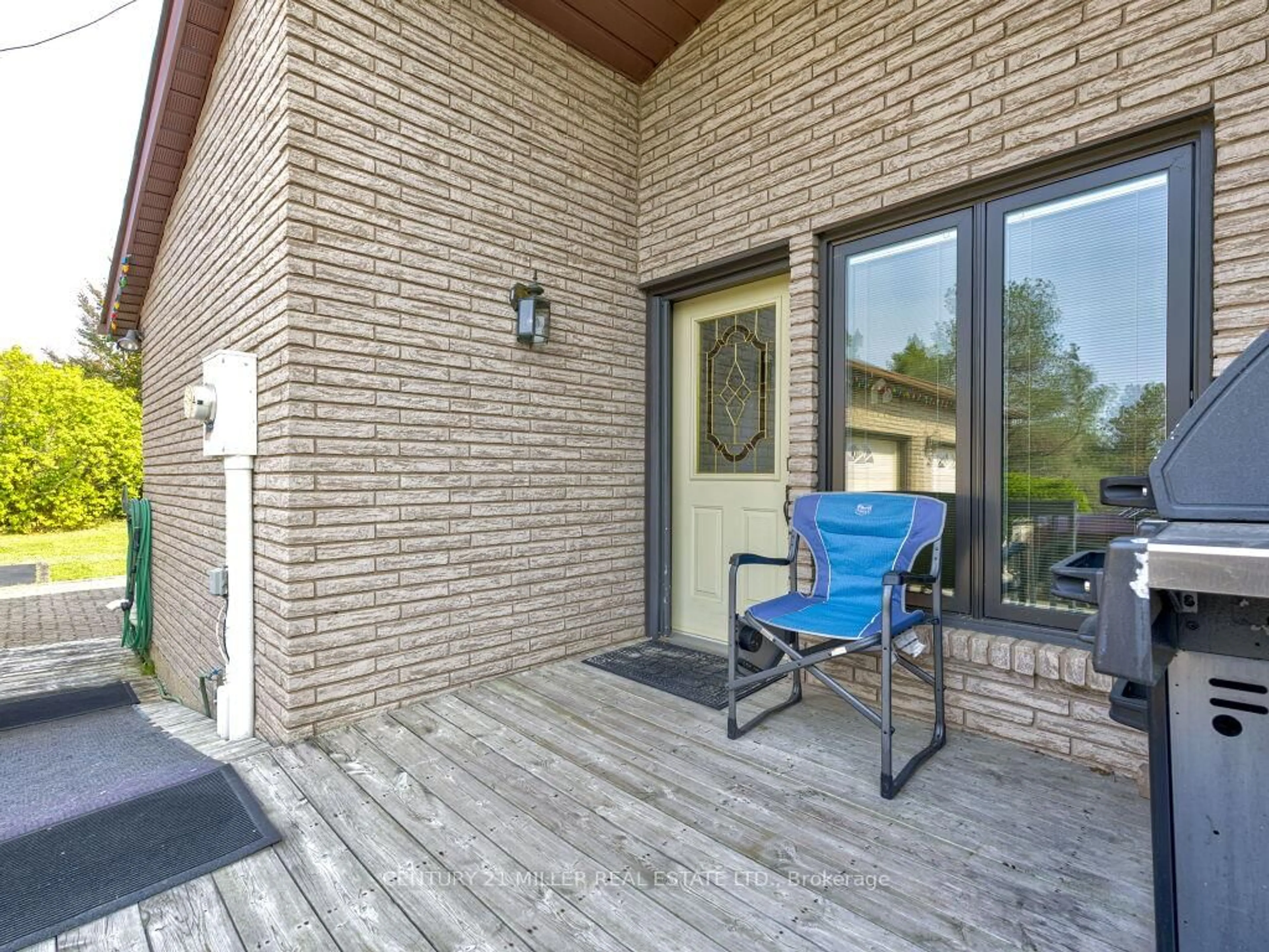 Patio, street for 11331 Amos Dr, Milton Ontario L0P 1B0