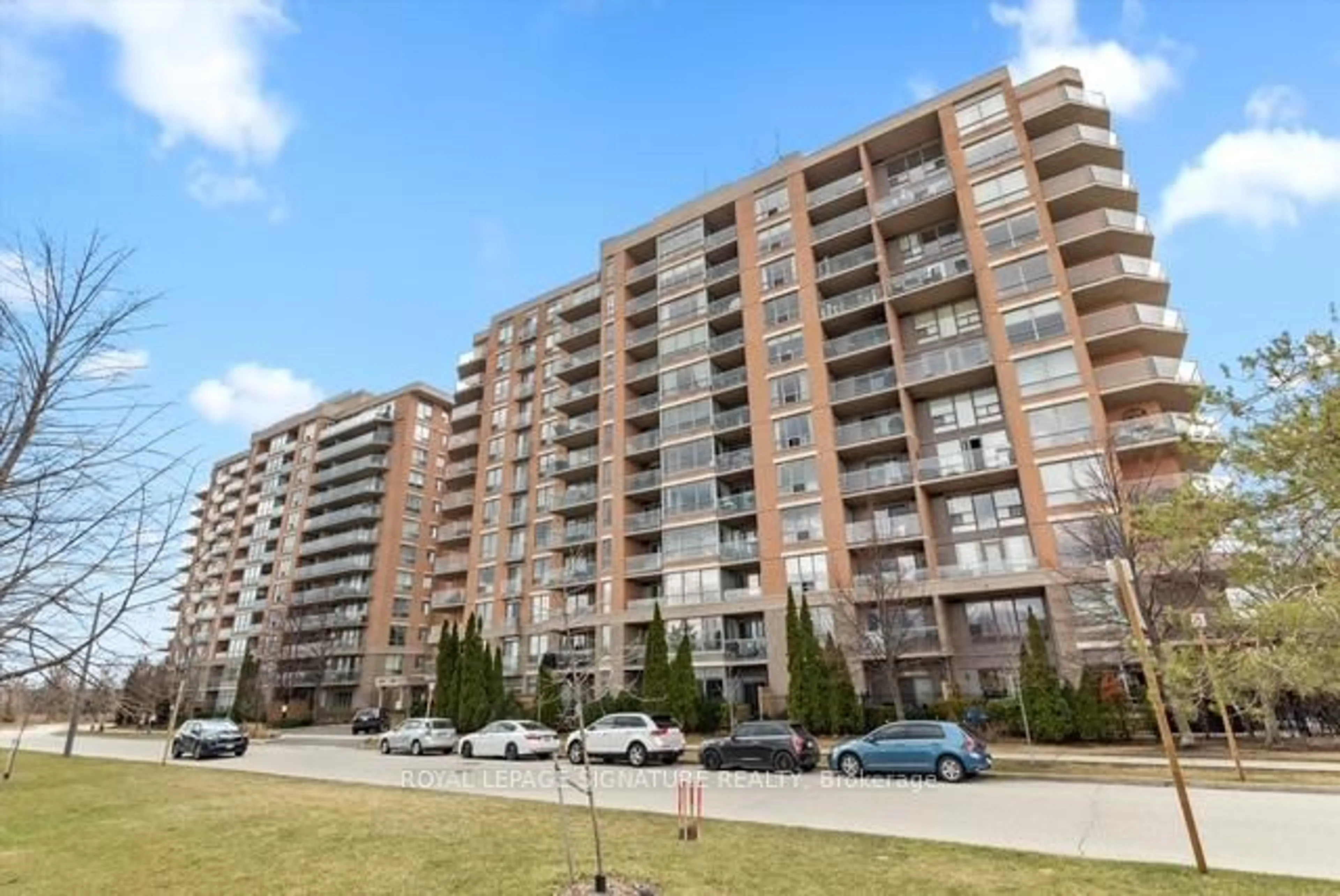 Patio, building for 1150 Parkwest Pl #207, Mississauga Ontario L5E 3K4