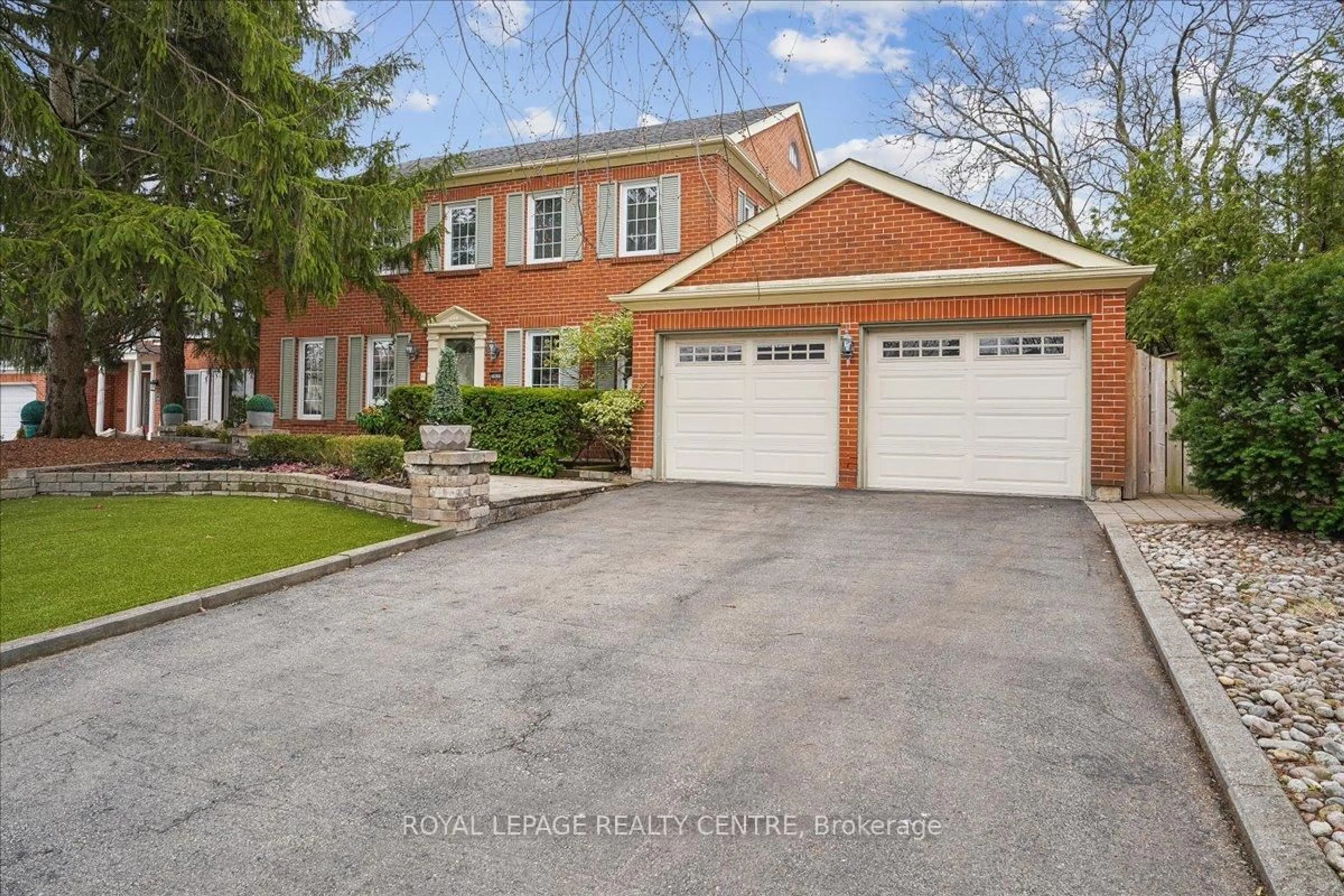 Home with brick exterior material, street for 3459 Pitch Pine Cres, Mississauga Ontario L5L 1P9