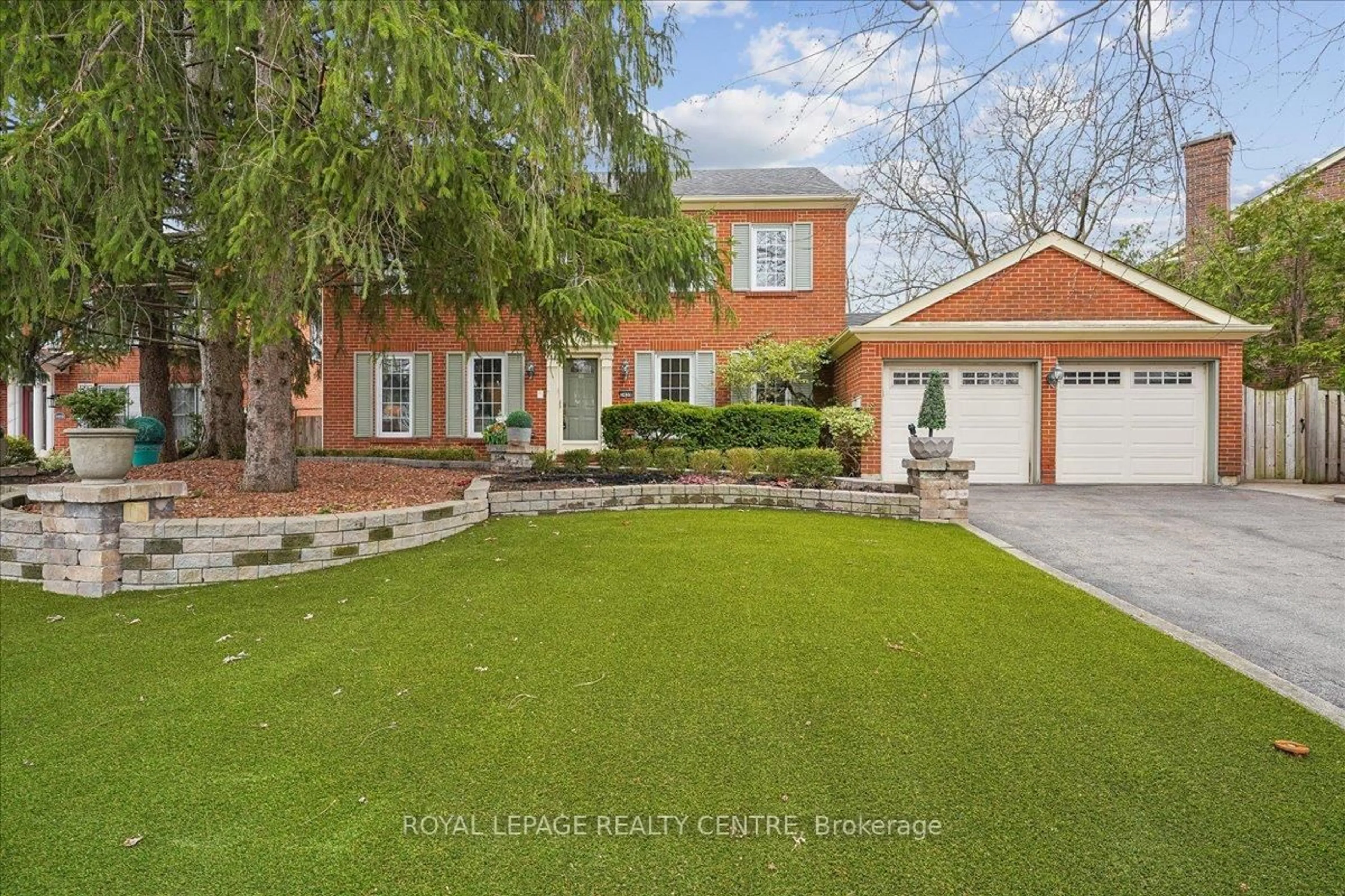 Home with brick exterior material, street for 3459 Pitch Pine Cres, Mississauga Ontario L5L 1P9