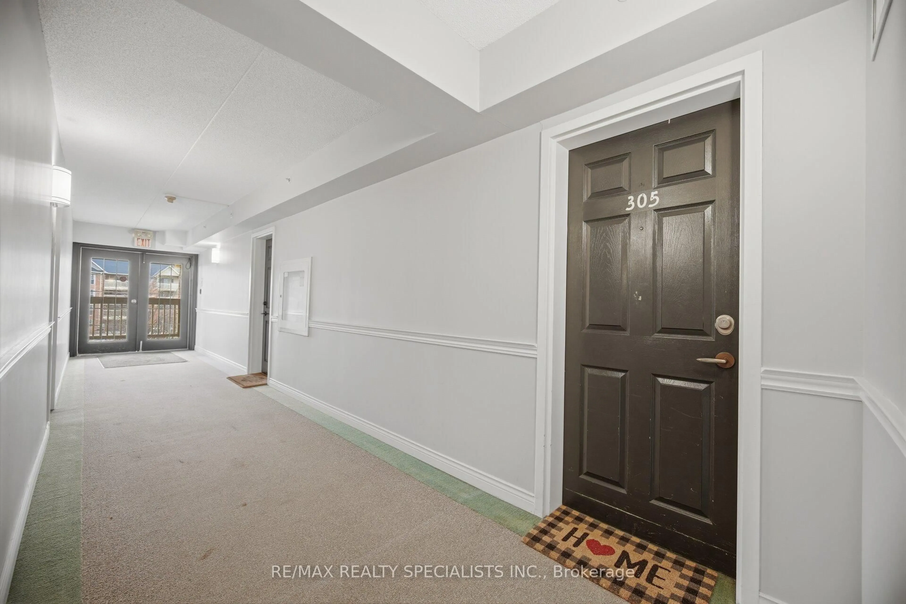 Indoor entryway for 4003 Kilmer Dr #305, Burlington Ontario L7M 4M1