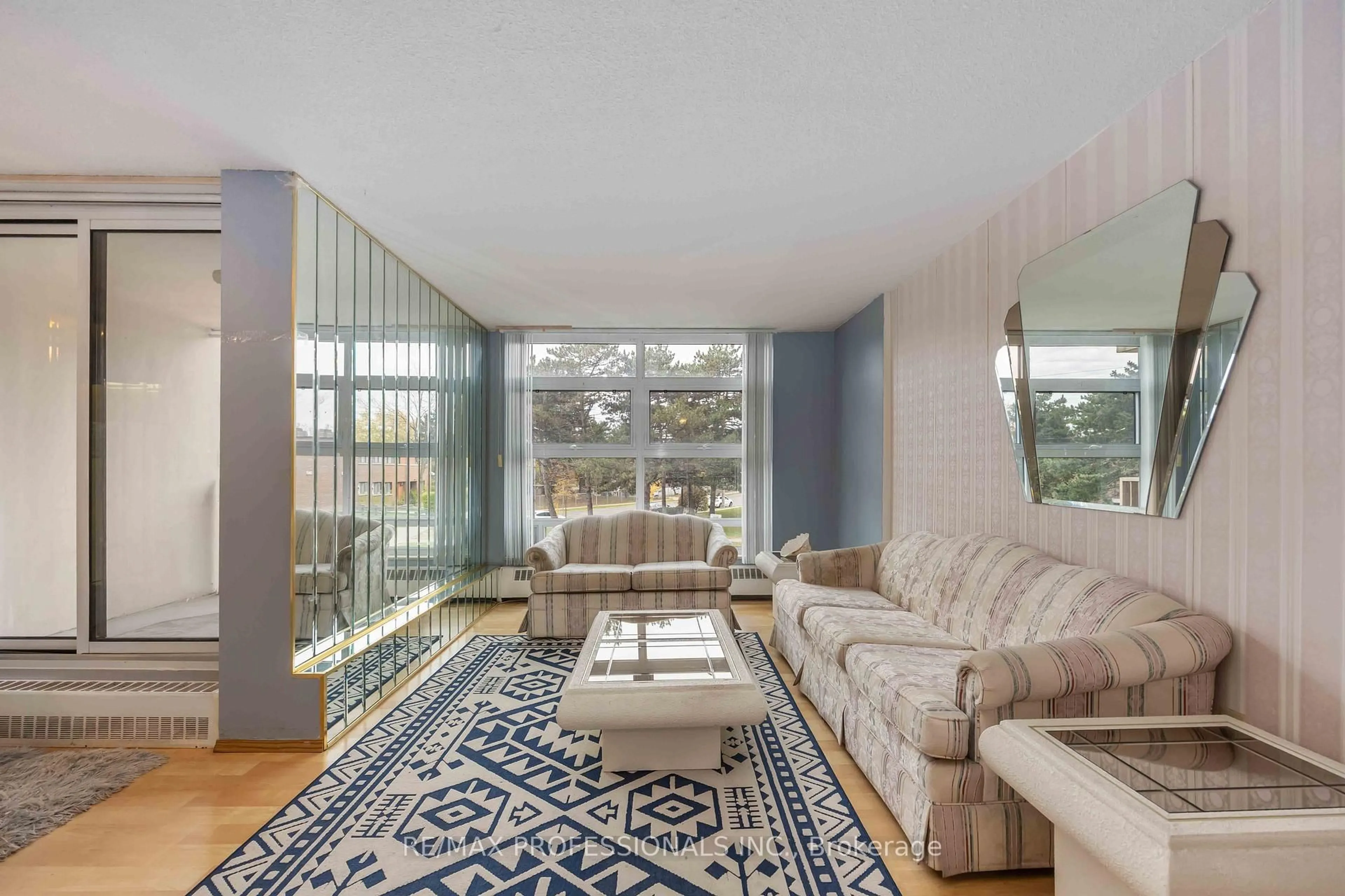 Unknown for 345 Driftwood Ave #210, Toronto Ontario M3N 2P4