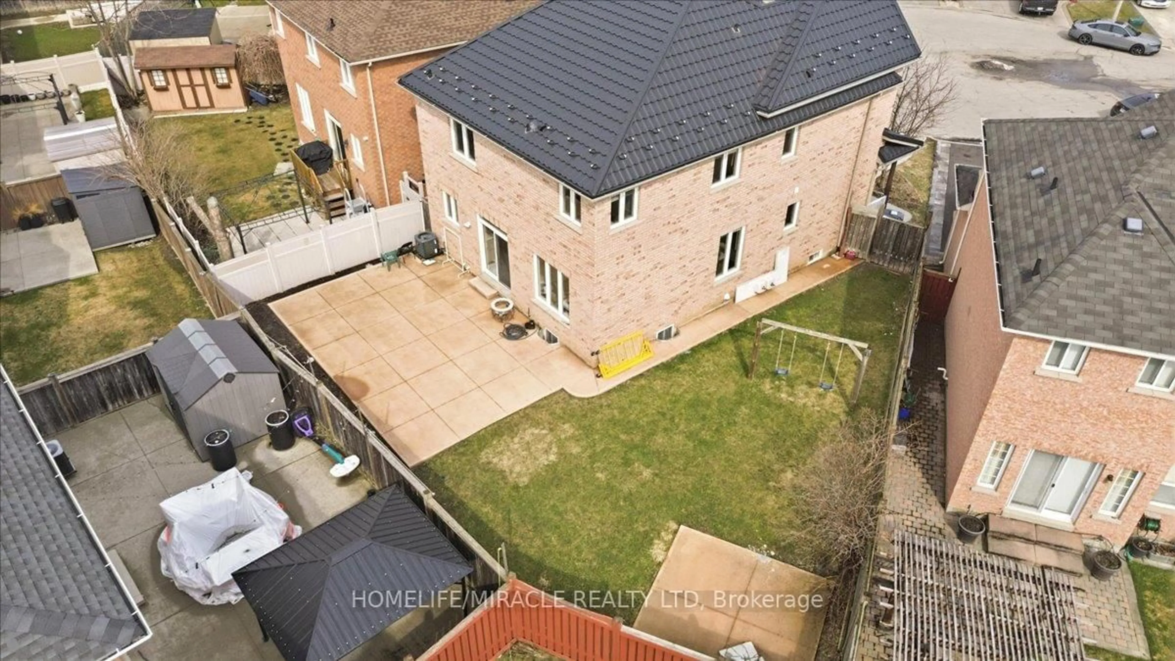 A pic from outside/outdoor area/front of a property/back of a property/a pic from drone, street for 6 Prime Vista Crt, Brampton Ontario L7A 3W8