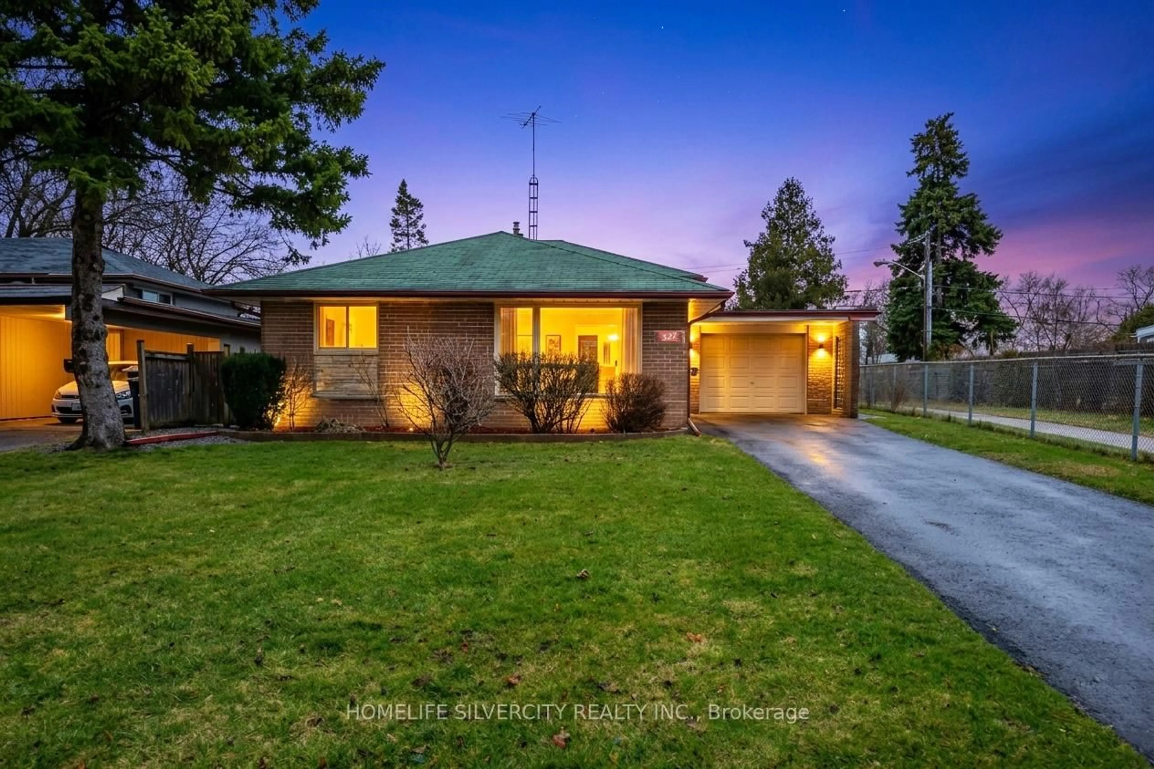 A pic from outside/outdoor area/front of a property/back of a property/a pic from drone, street for 327 The West Way, Toronto Ontario M9R 1H1