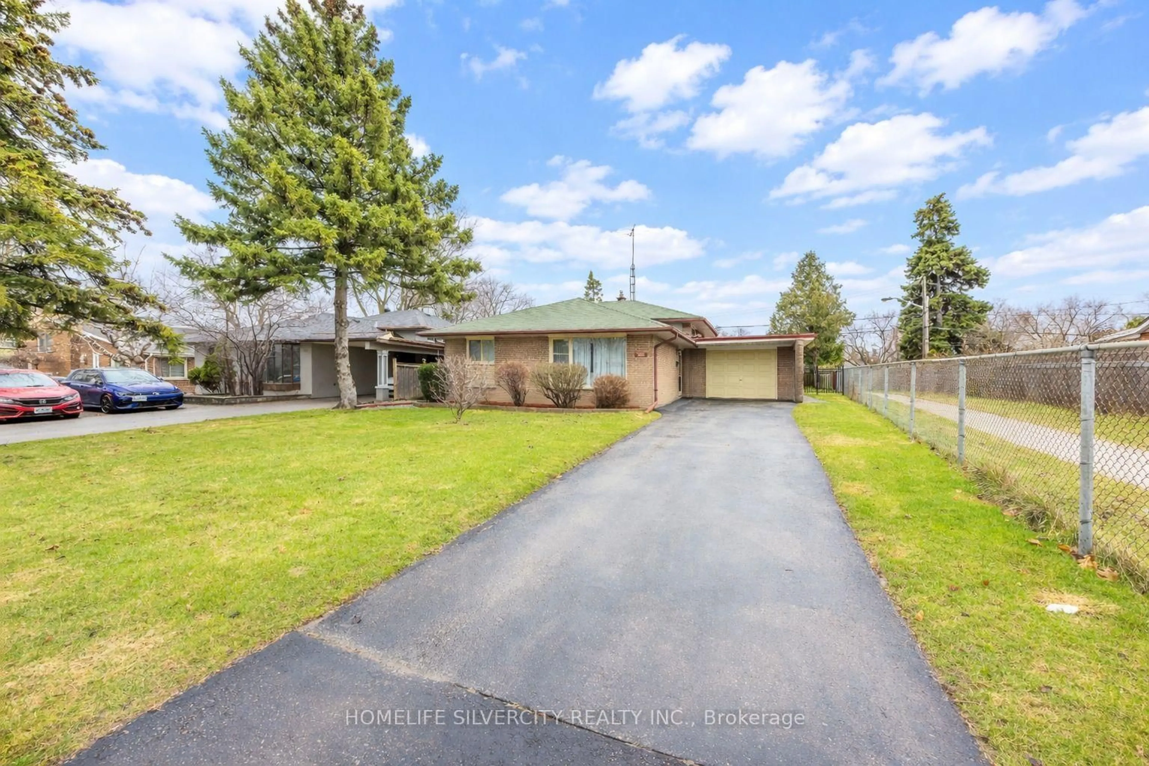 A pic from outside/outdoor area/front of a property/back of a property/a pic from drone, street for 327 The West Way, Toronto Ontario M9R 1H1