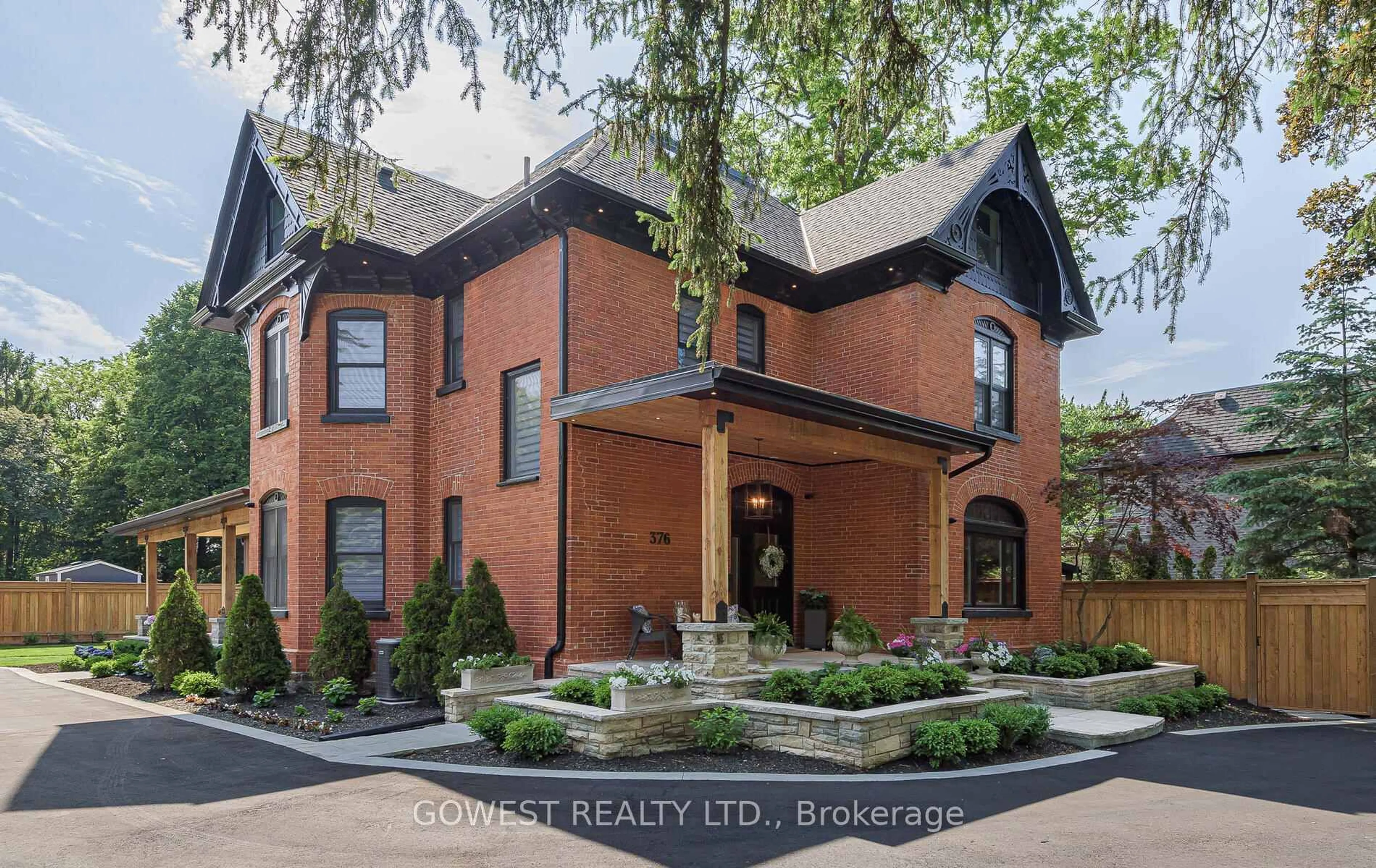 Home with brick exterior material, street for 376 Chartwell Rd, Oakville Ontario L6J 4A3