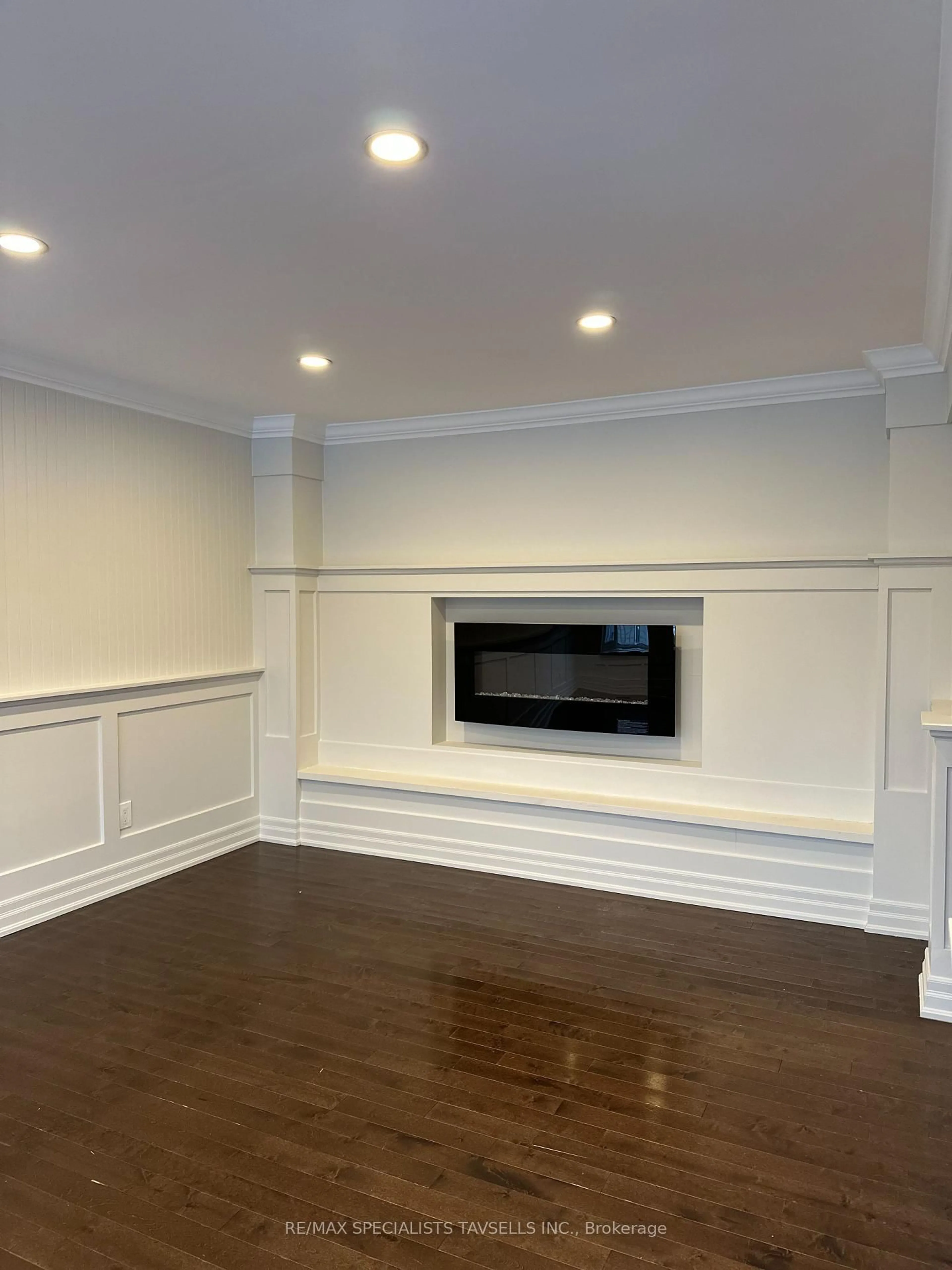 A pic of a room for 10 Victoria St, Caledon Ontario L7C 1G7