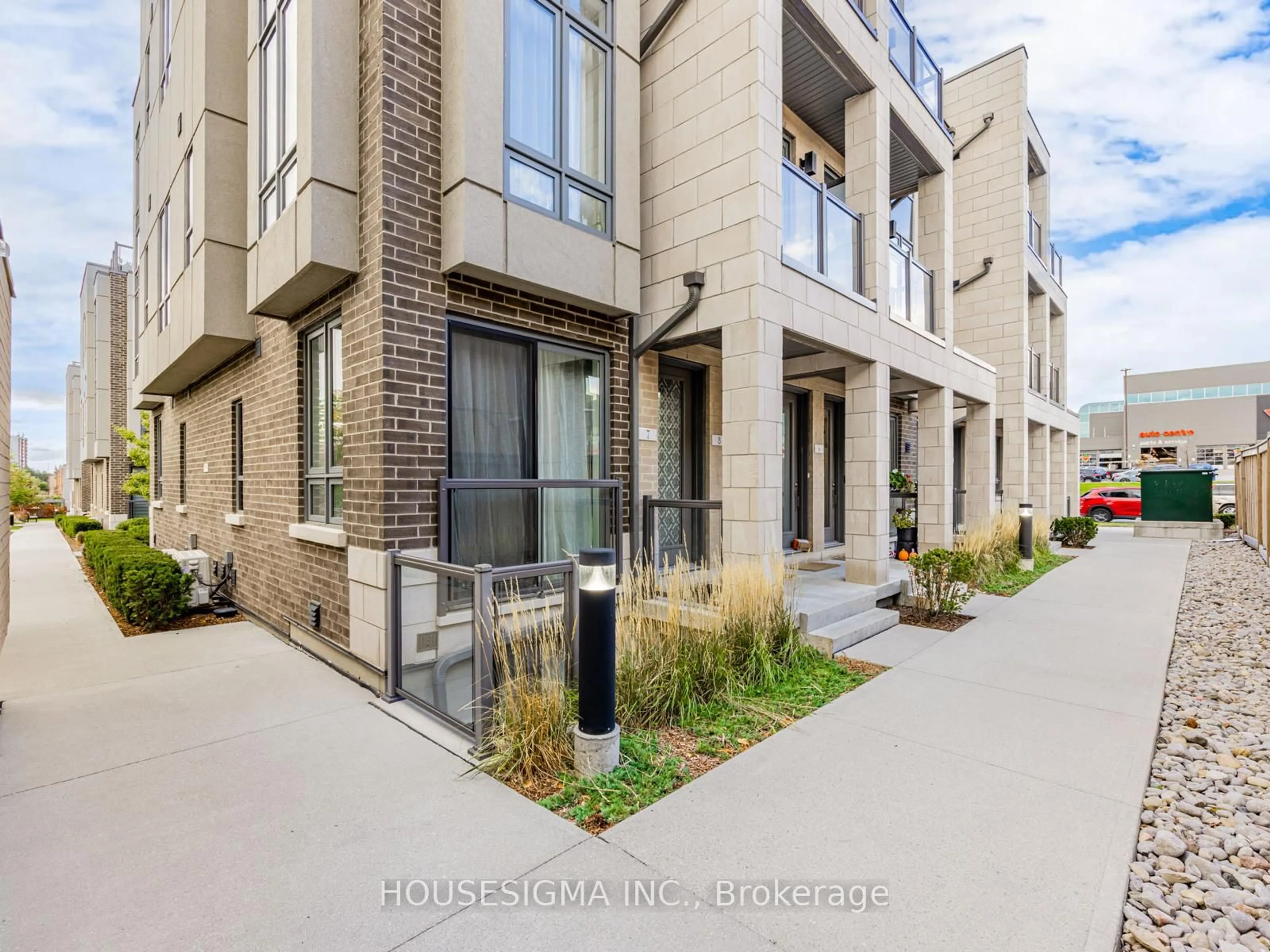 Unknown for 713 Lawrence Ave #5, Toronto Ontario M6A 1B4