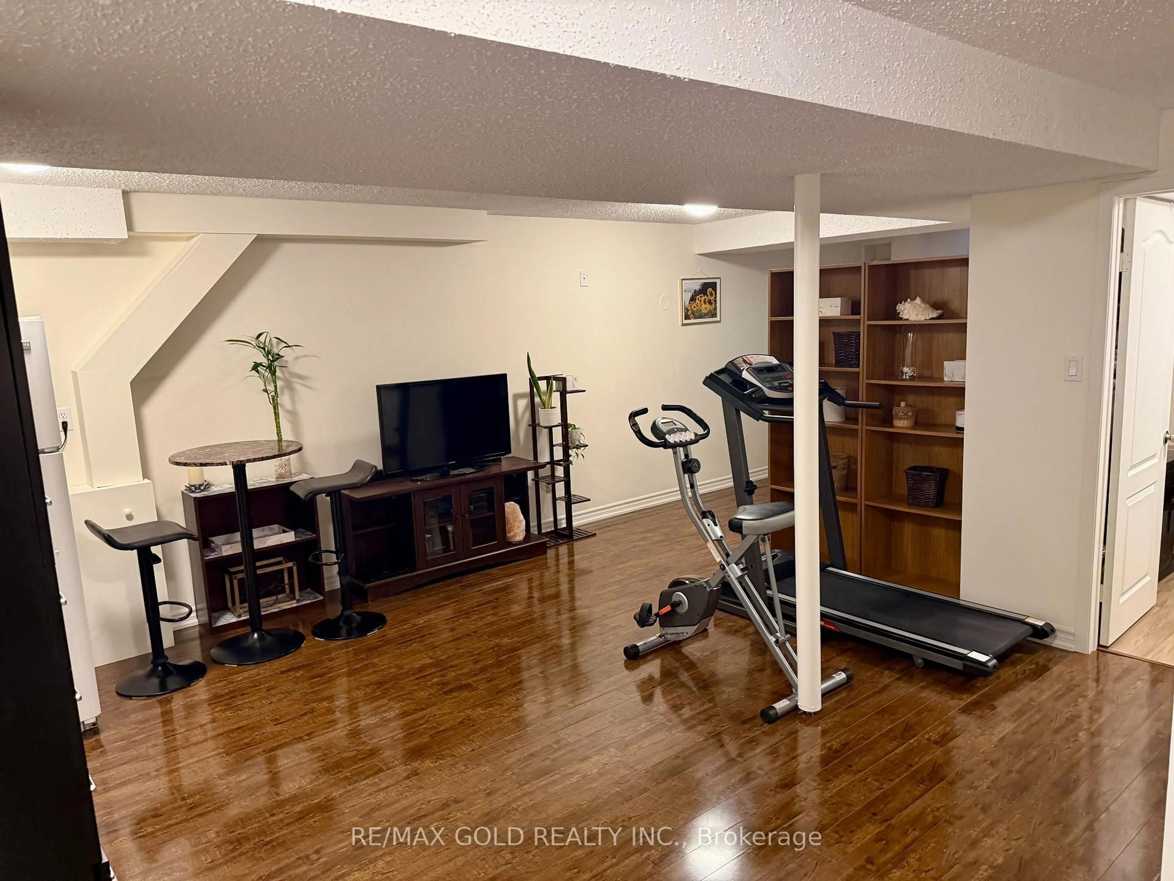 Gym or fitness room for 6879 Bansbridge Cres, Mississauga Ontario L5N 6T2