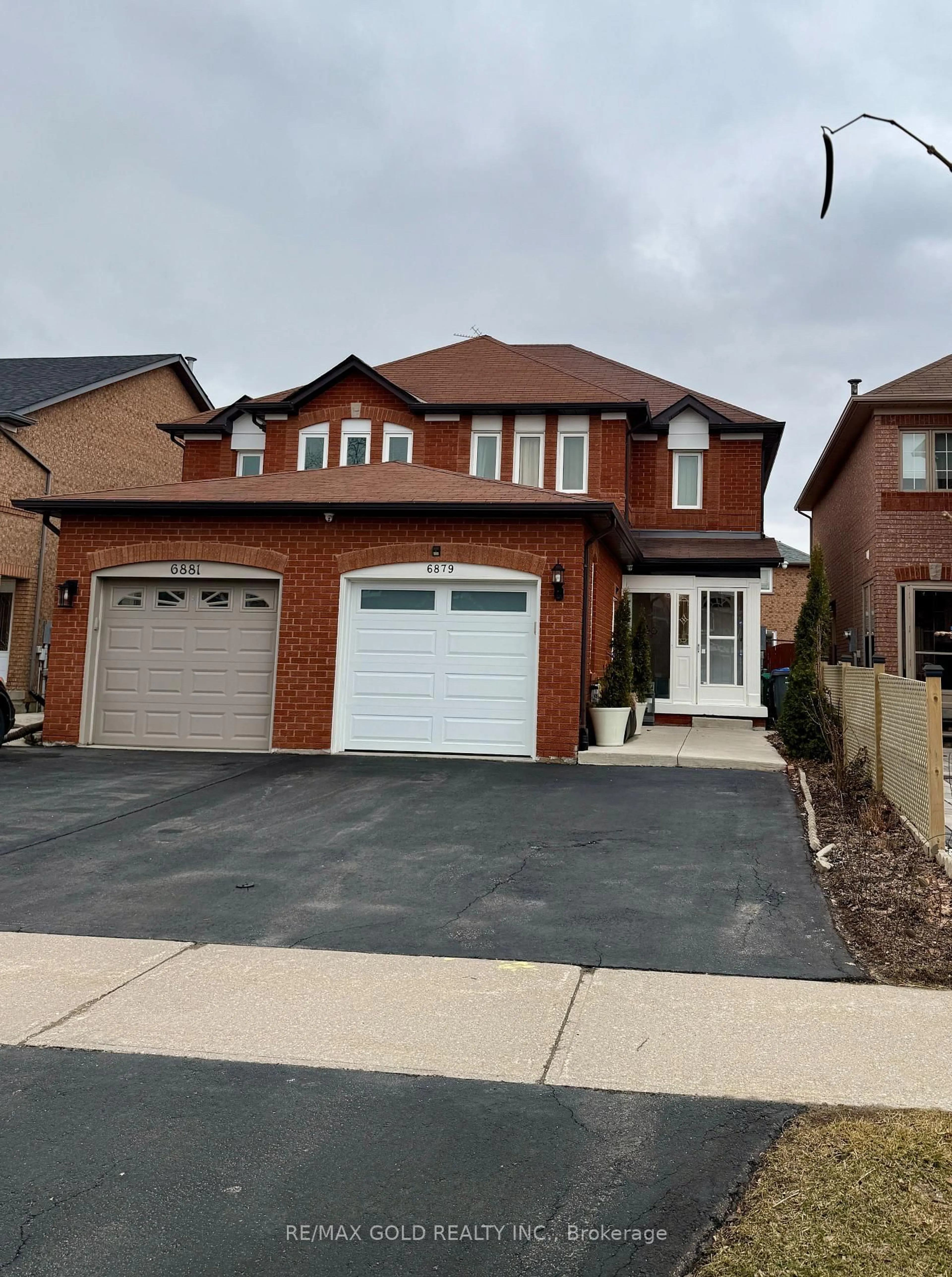 Home with brick exterior material, street for 6879 Bansbridge Cres, Mississauga Ontario L5N 6T2