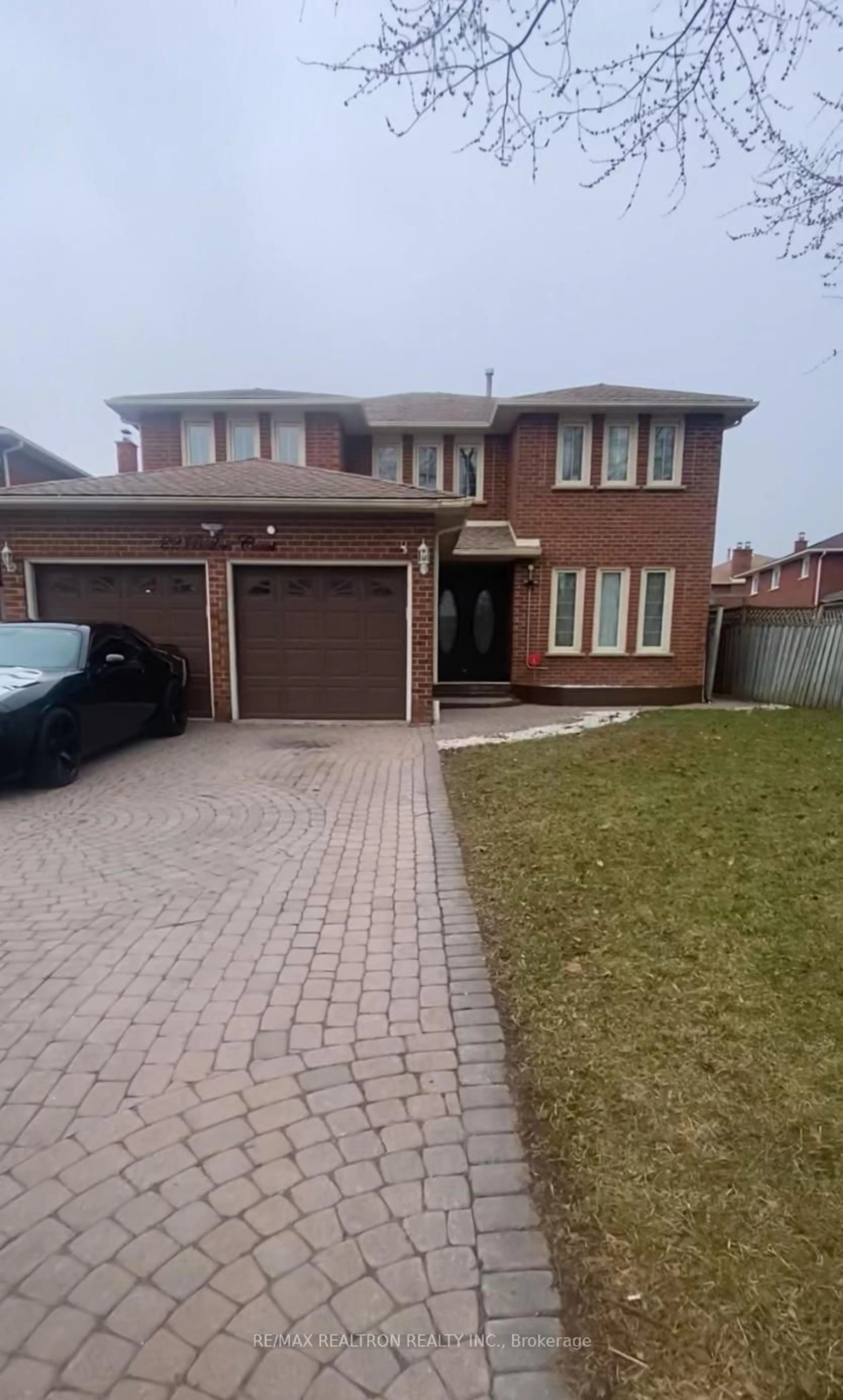 Home with brick exterior material, street for 22 Butlers Crt, Brampton Ontario L6Y 3T7