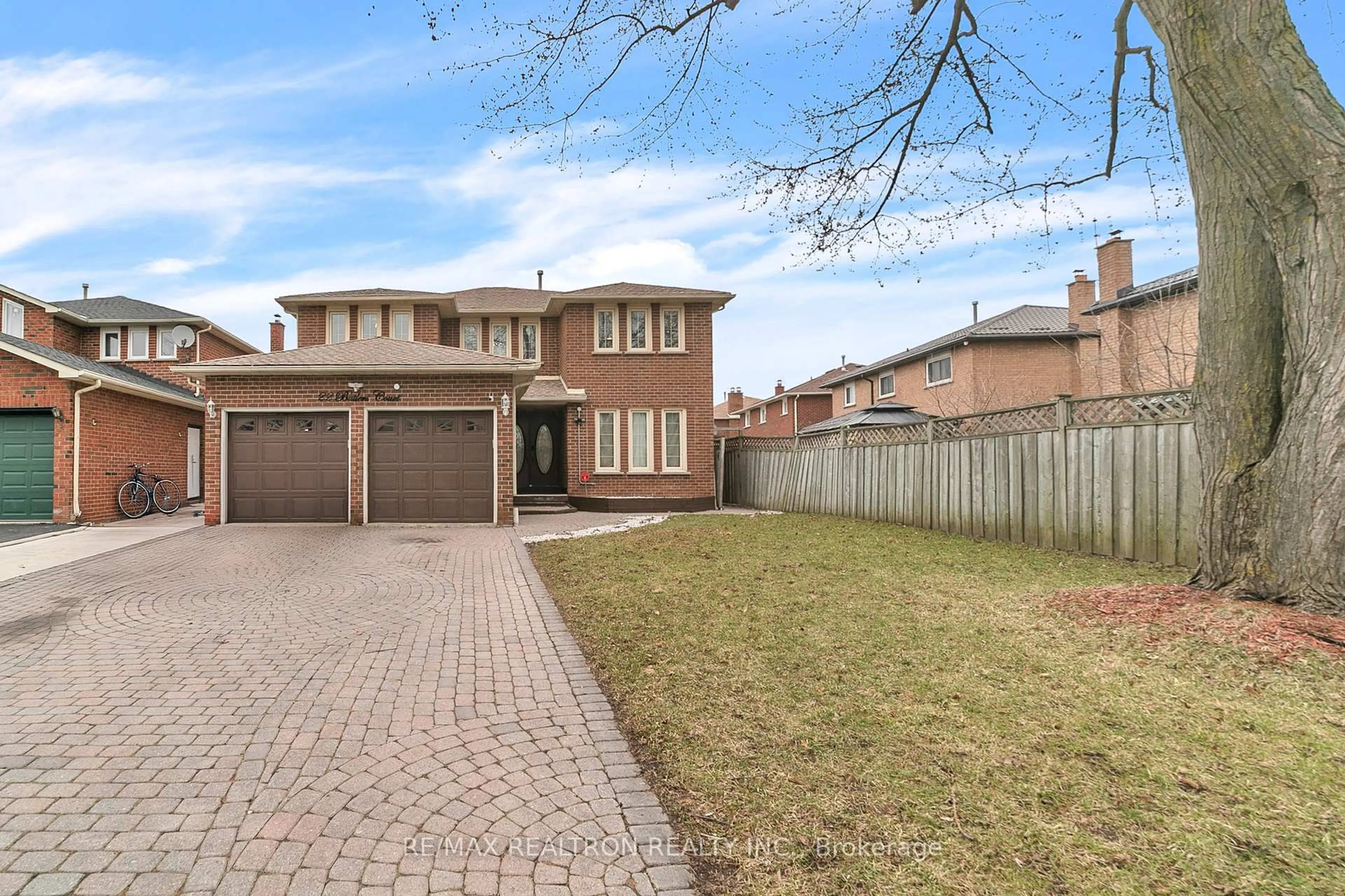 Home with brick exterior material, street for 22 Butlers Crt, Brampton Ontario L6Y 3T7