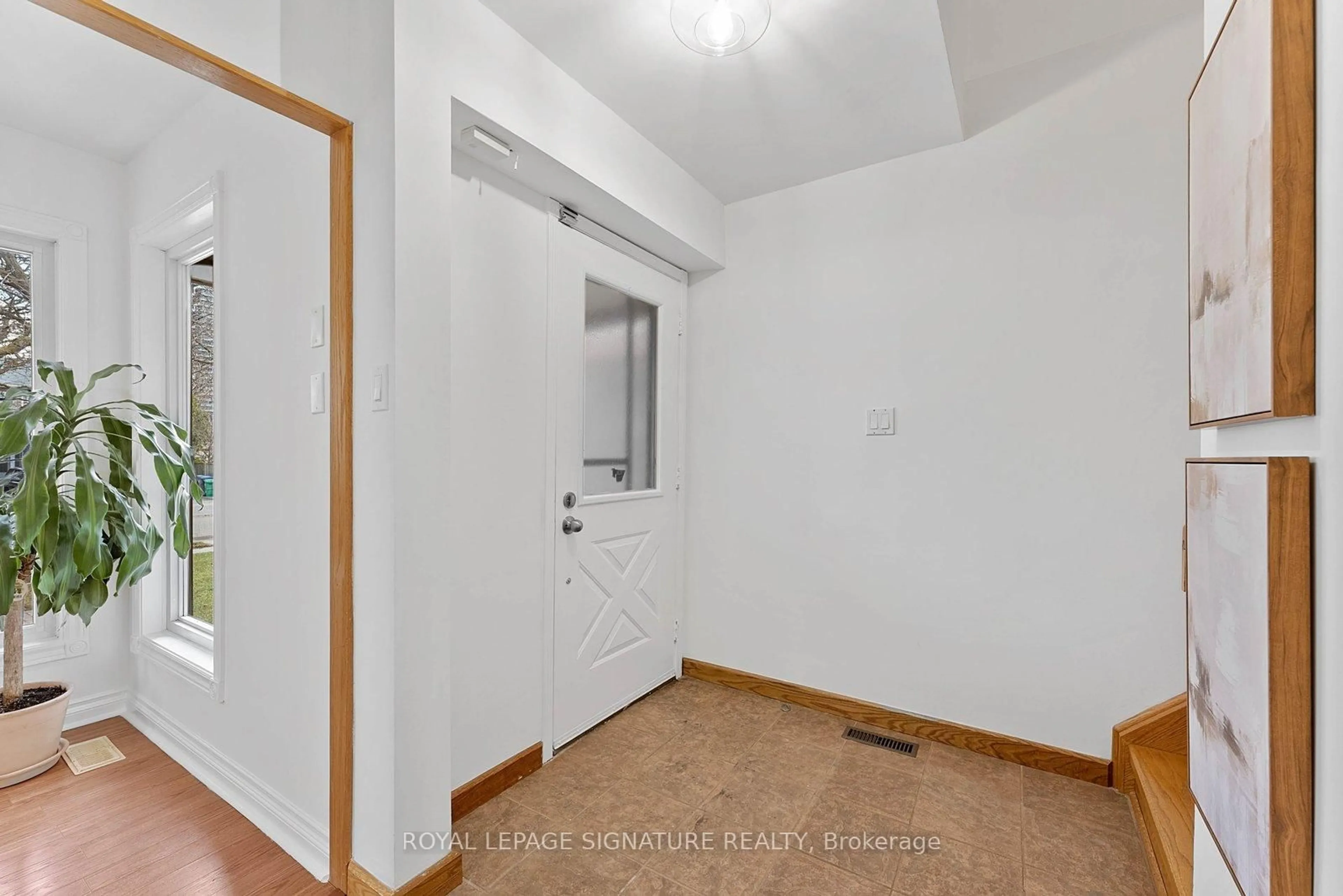 A pic of a room for 4046 Tea Garden Circ, Mississauga Ontario L5B 2W6