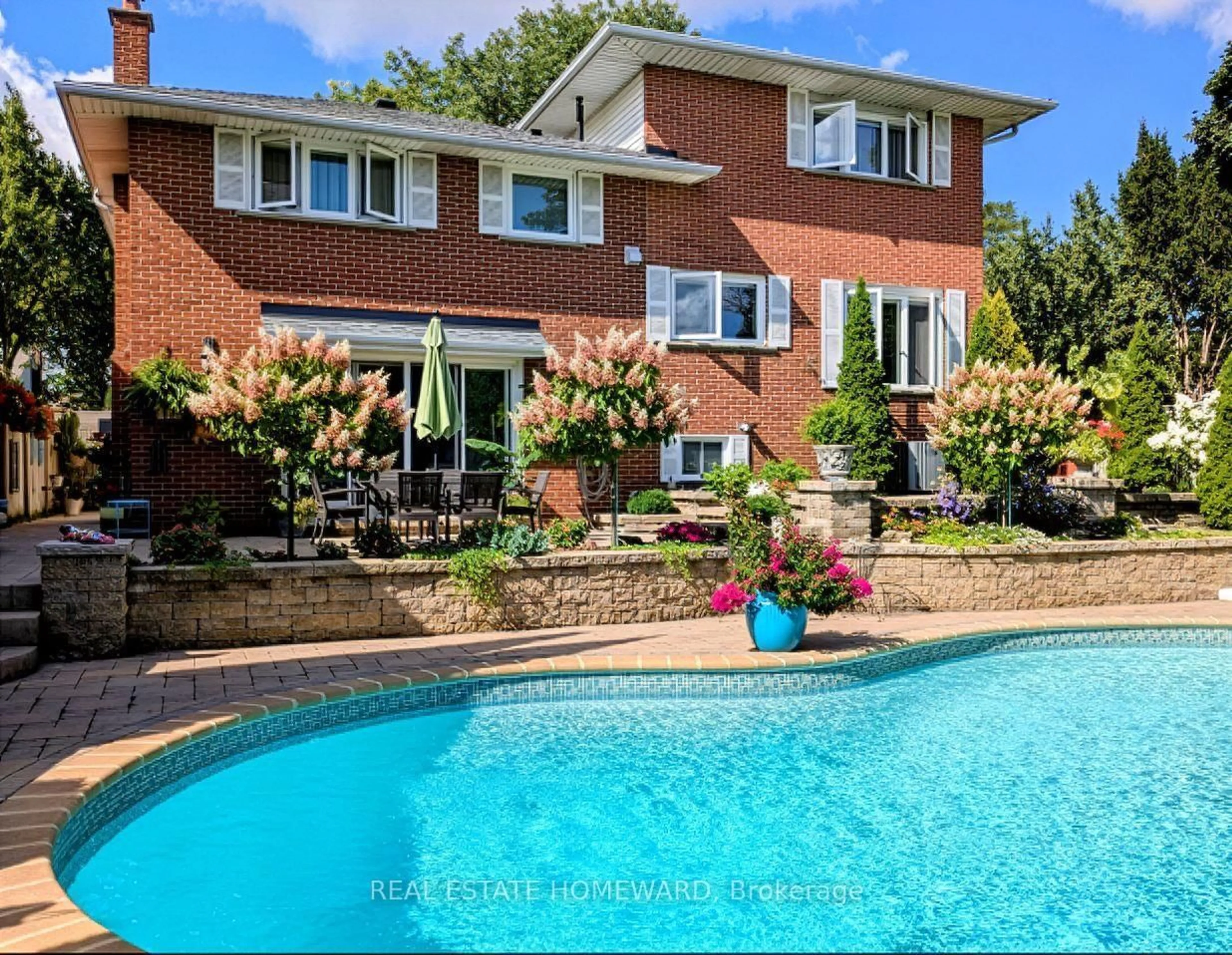 Home with brick exterior material, water/lake/river/ocean view for 3532 Pinesmoke Cres, Mississauga Ontario L4Y 3L3