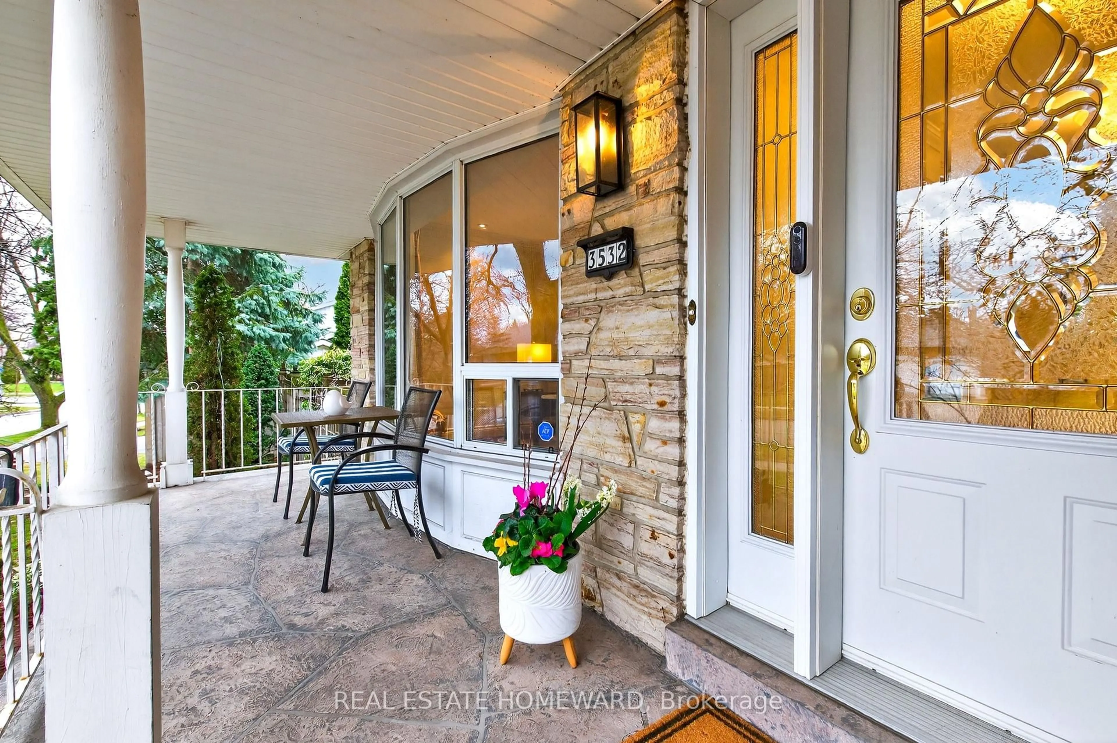 Unknown for 3532 Pinesmoke Cres, Mississauga Ontario L4Y 3L3