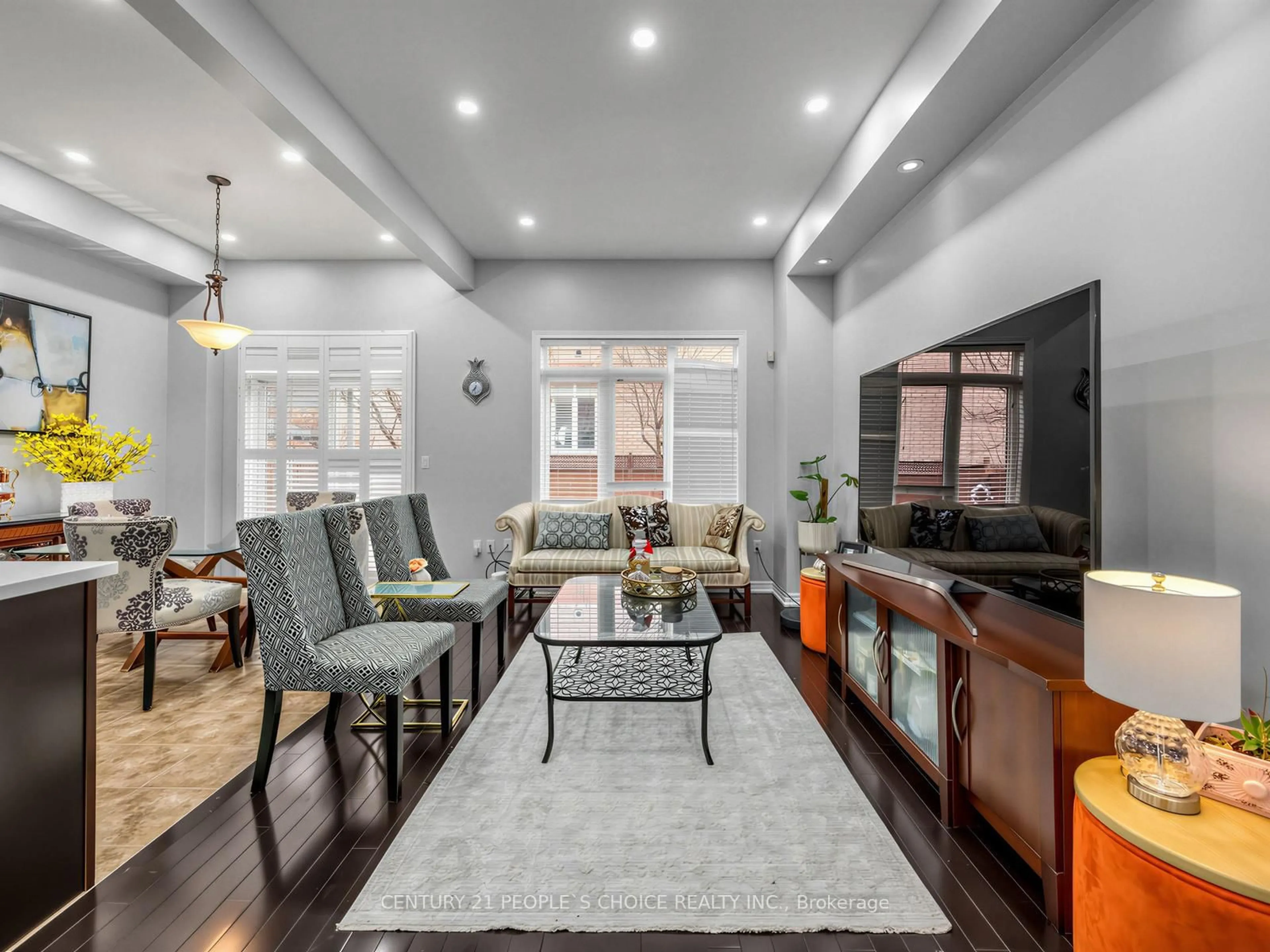 Living room with furniture, unknown for 5298 Roadside Way, Mississauga Ontario L5M 0H9