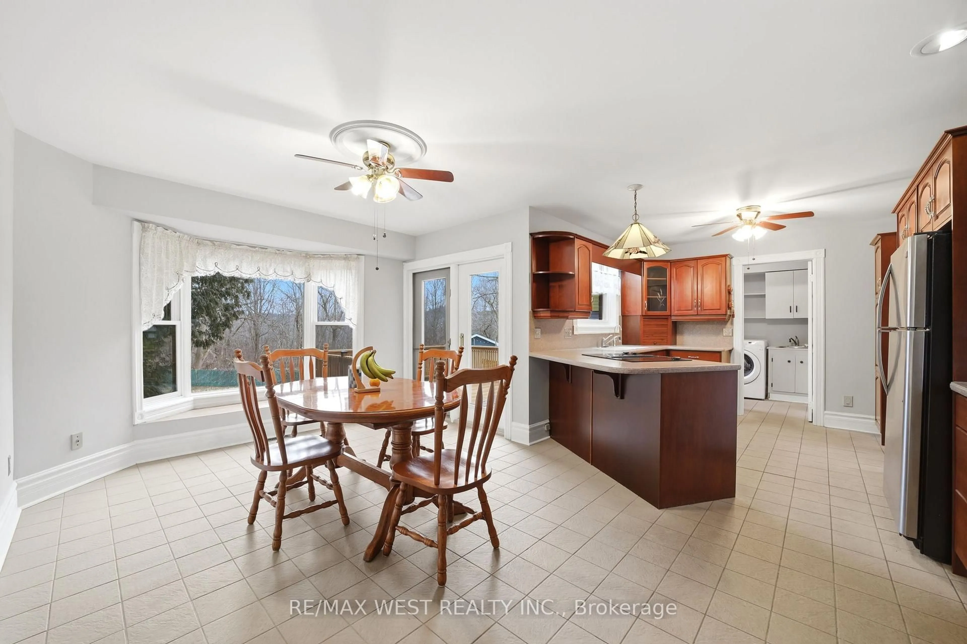 Open concept kitchen, ceramic/tile floor for 15637 McLaughlin Rd, Caledon Ontario L7C 1L9