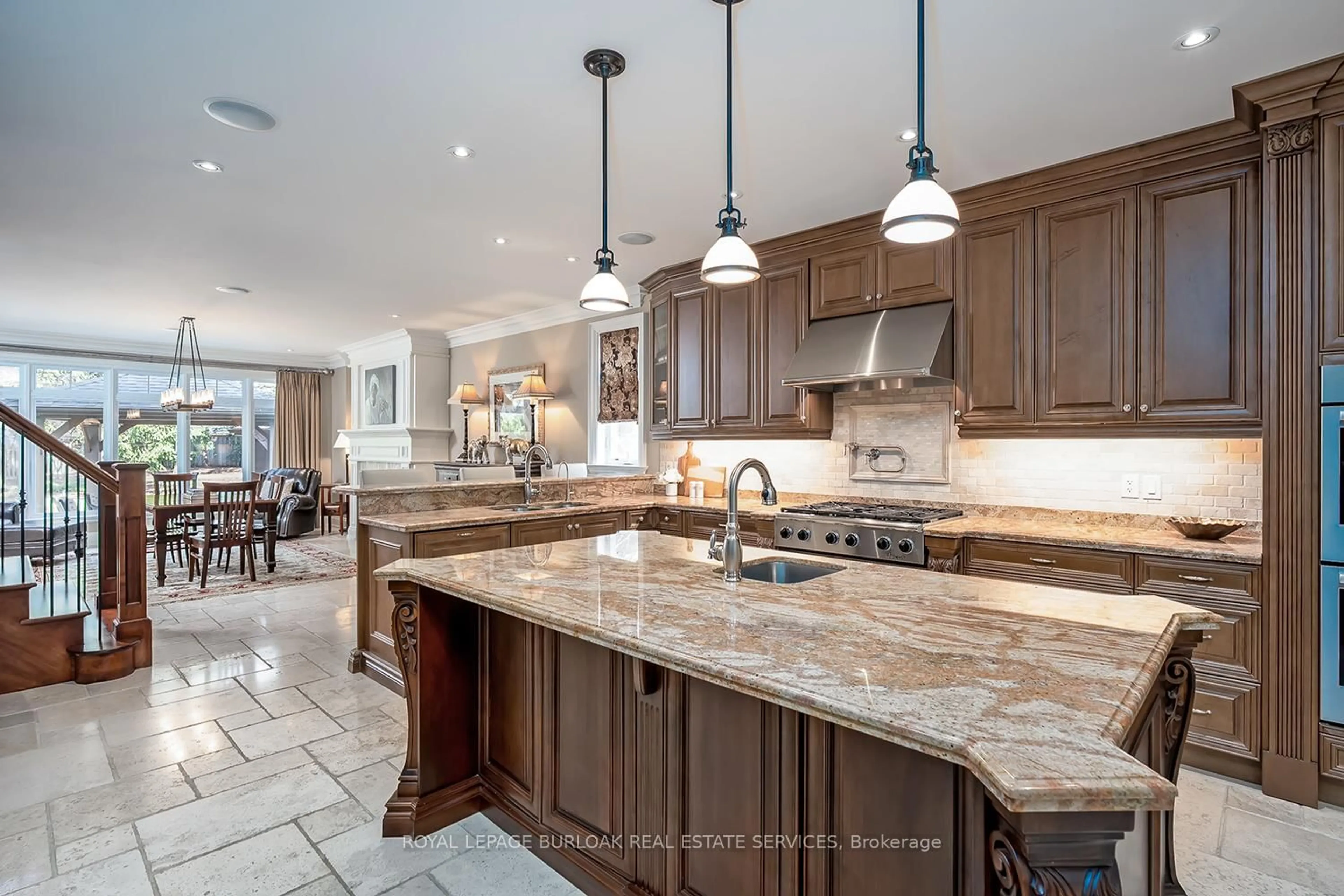 Open concept kitchen, ceramic/tile floor for 259 Wilton St, Burlington Ontario L7N 1V8