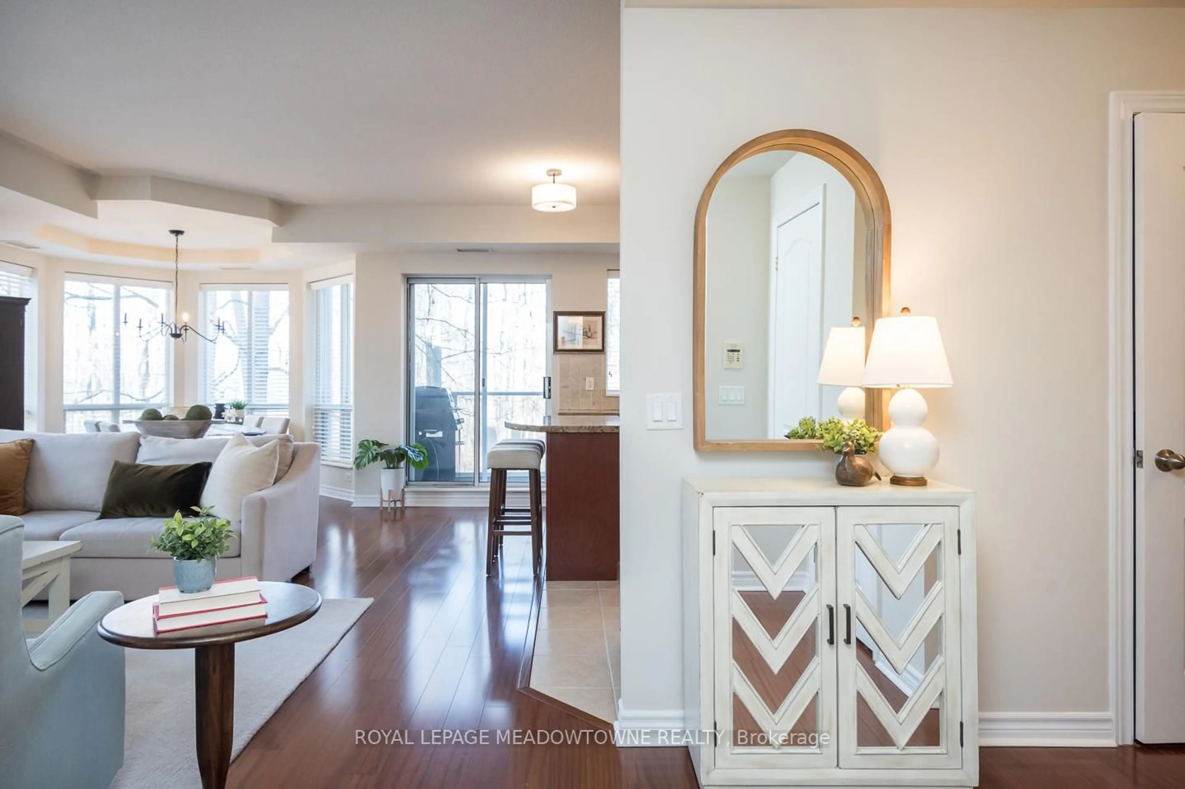 Indoor entryway for 483 Faith Dr #311, Mississauga Ontario L5R 0A1