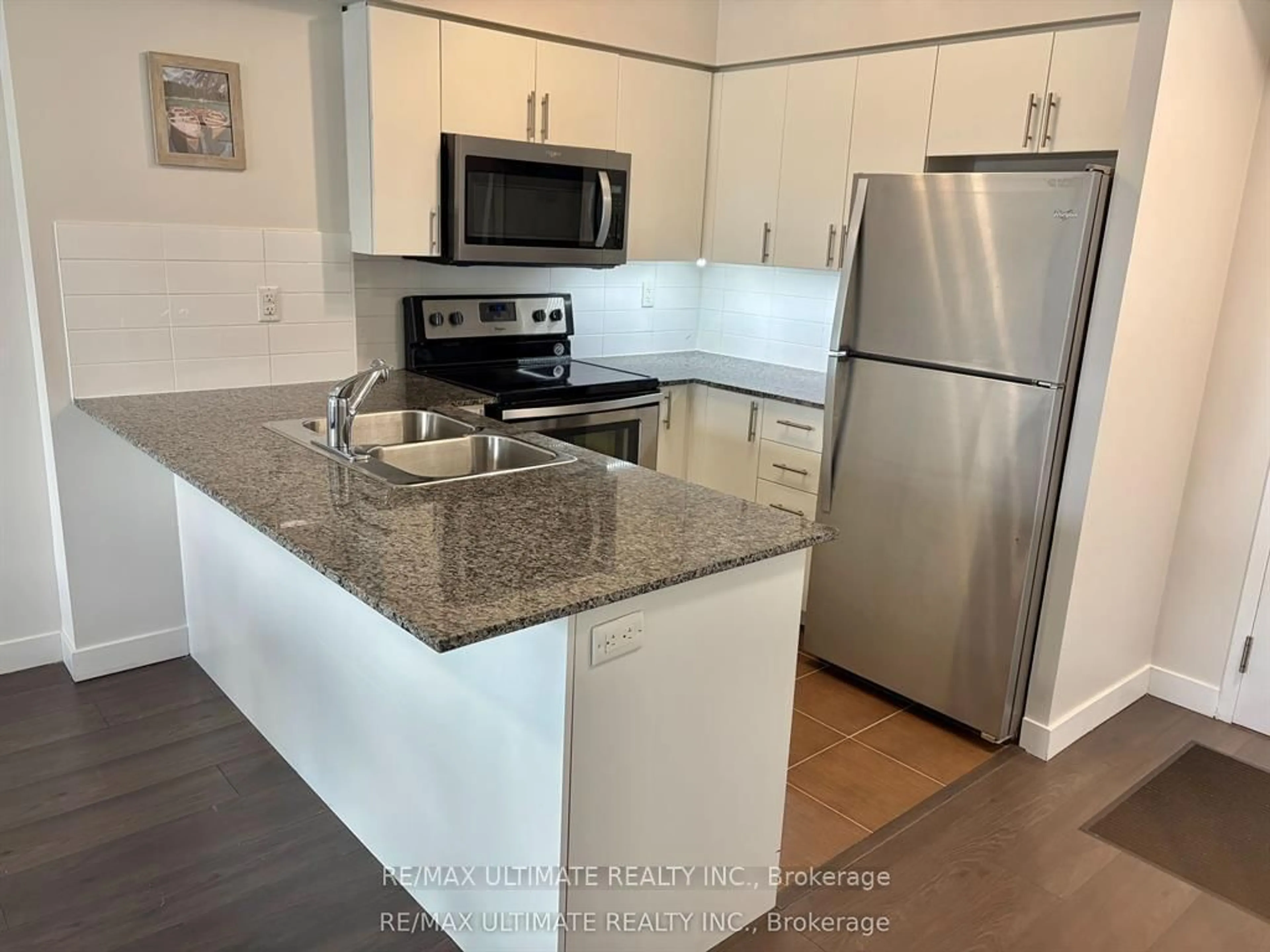 Standard kitchen, unknown for 1410 Dupont St #2308, Toronto Ontario M6H 2B1