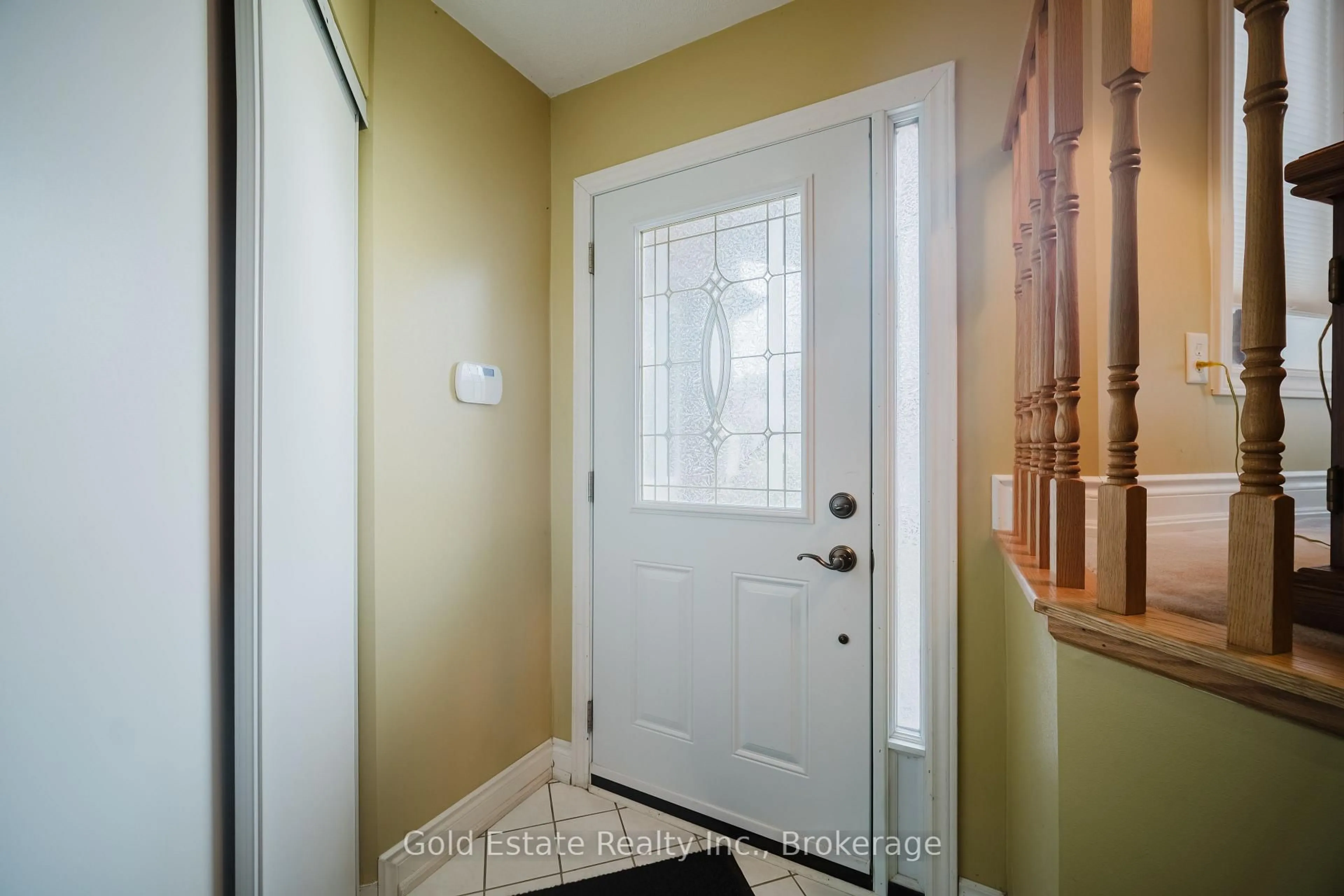 Indoor entryway for 59 Royal Orchard Dr, Brampton Ontario L6X 4M5