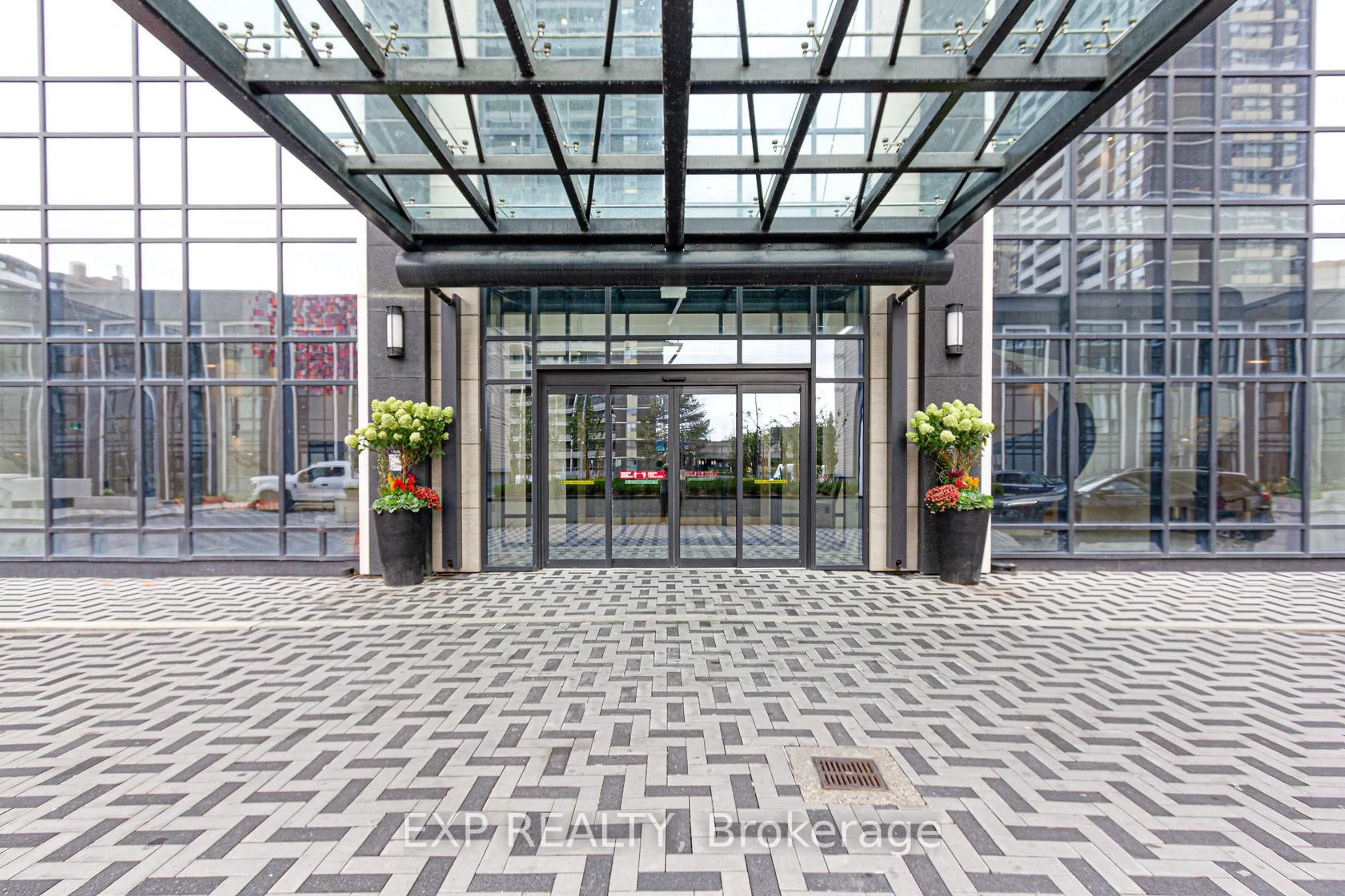 Indoor foyer for 7 Mabelle Ave #804, Toronto Ontario M9A 4X1