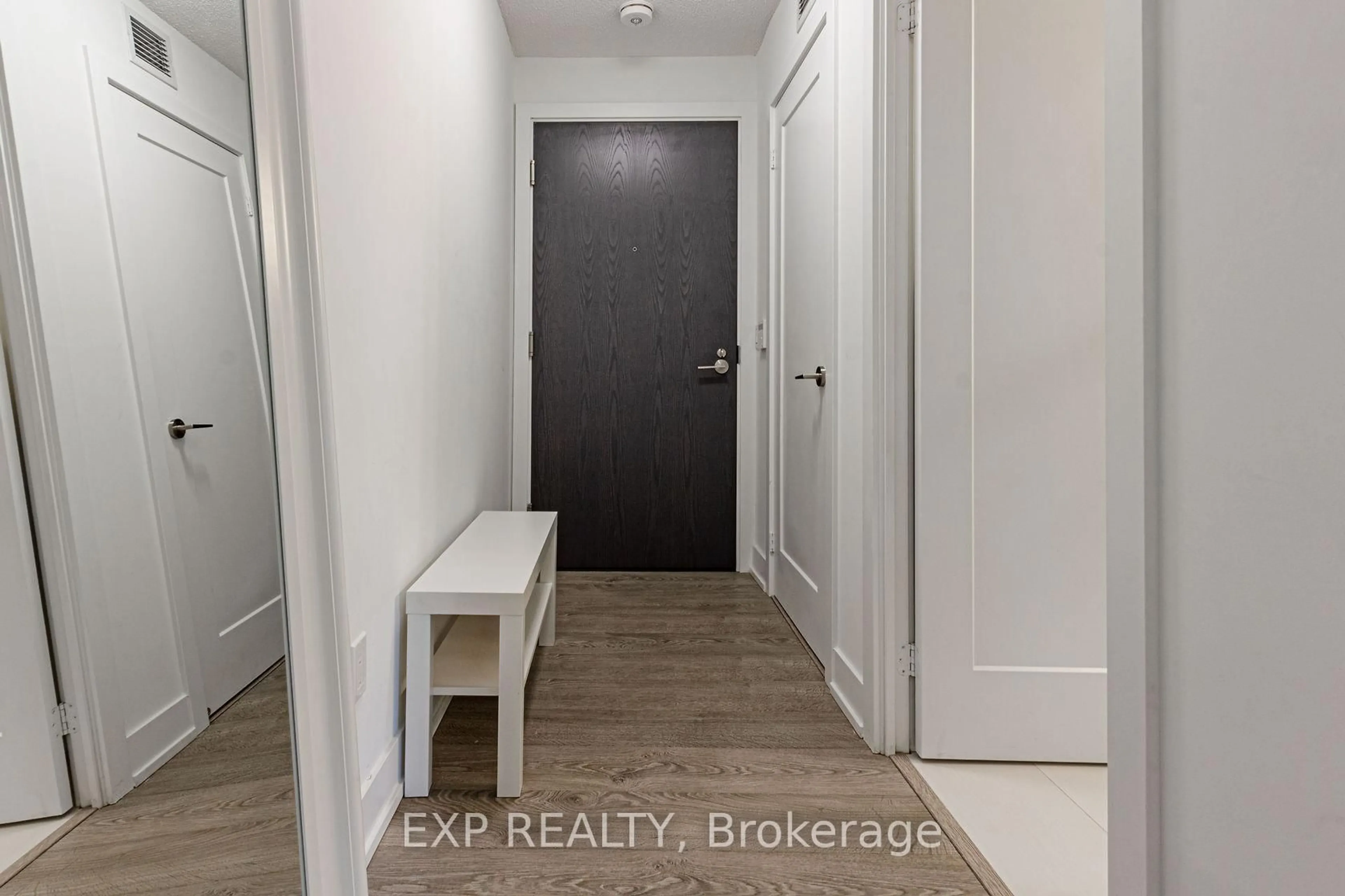 Indoor entryway for 7 Mabelle Ave #804, Toronto Ontario M9A 4X1