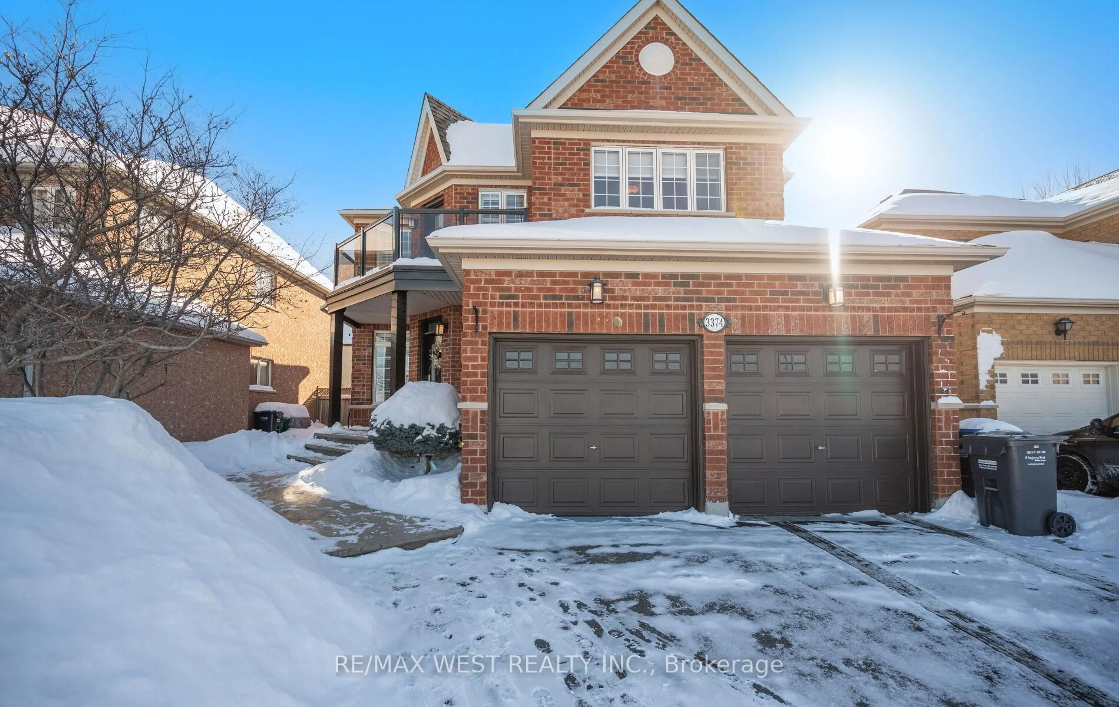 Home with brick exterior material, street for 3374 Artesian Dr, Mississauga Ontario L5M 7J9