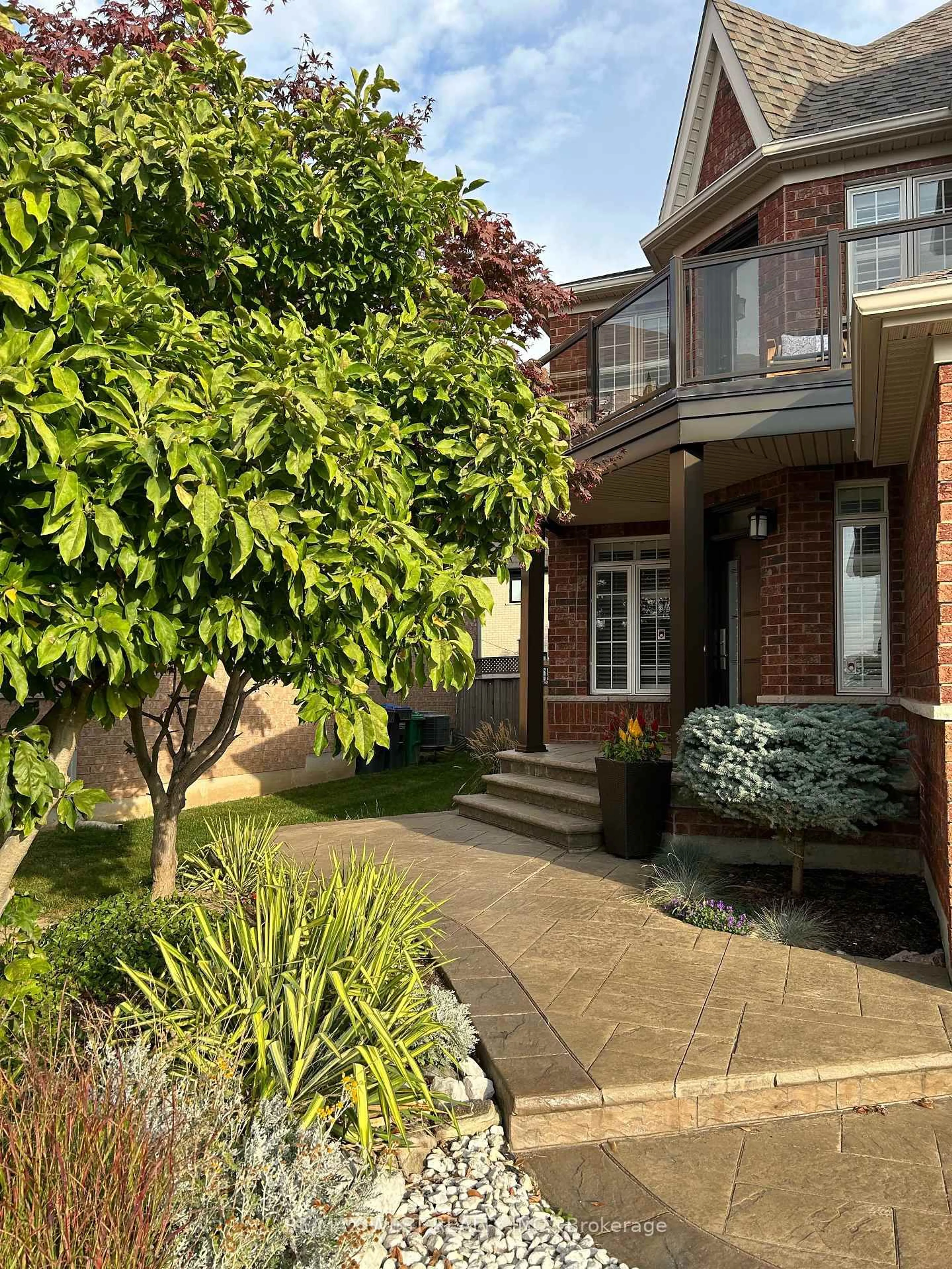 Home with brick exterior material, street for 3374 Artesian Dr, Mississauga Ontario L5M 7J9