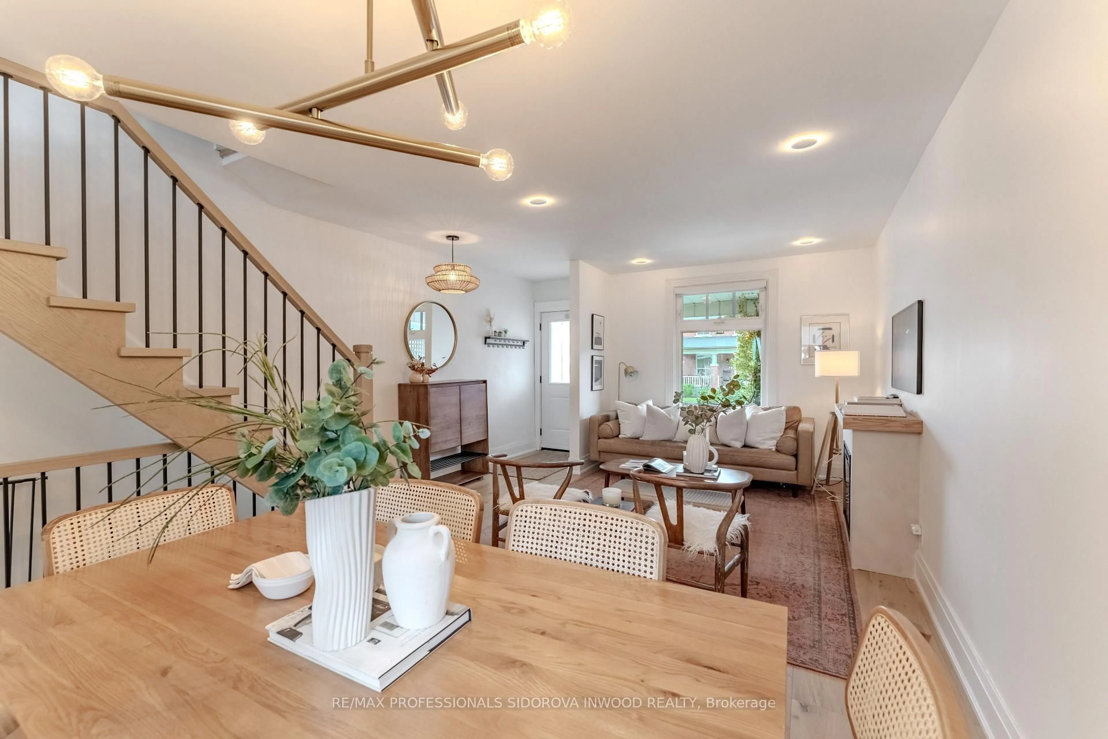 Unknown for 110 St Johns Rd, Toronto Ontario M6P 1T9