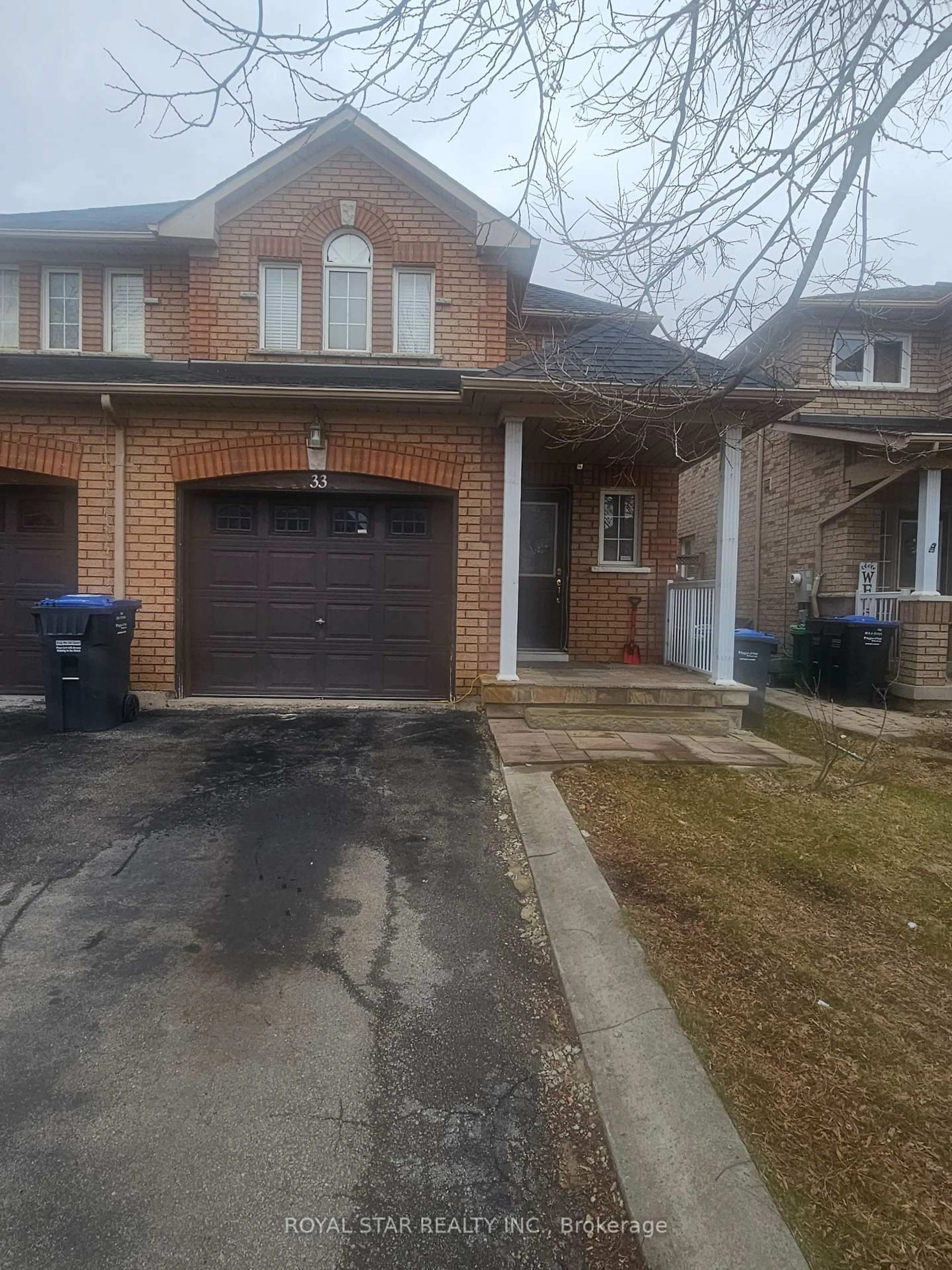 Home with brick exterior material, street for 33 Coppermill Dr, Brampton Ontario L7A 1N1