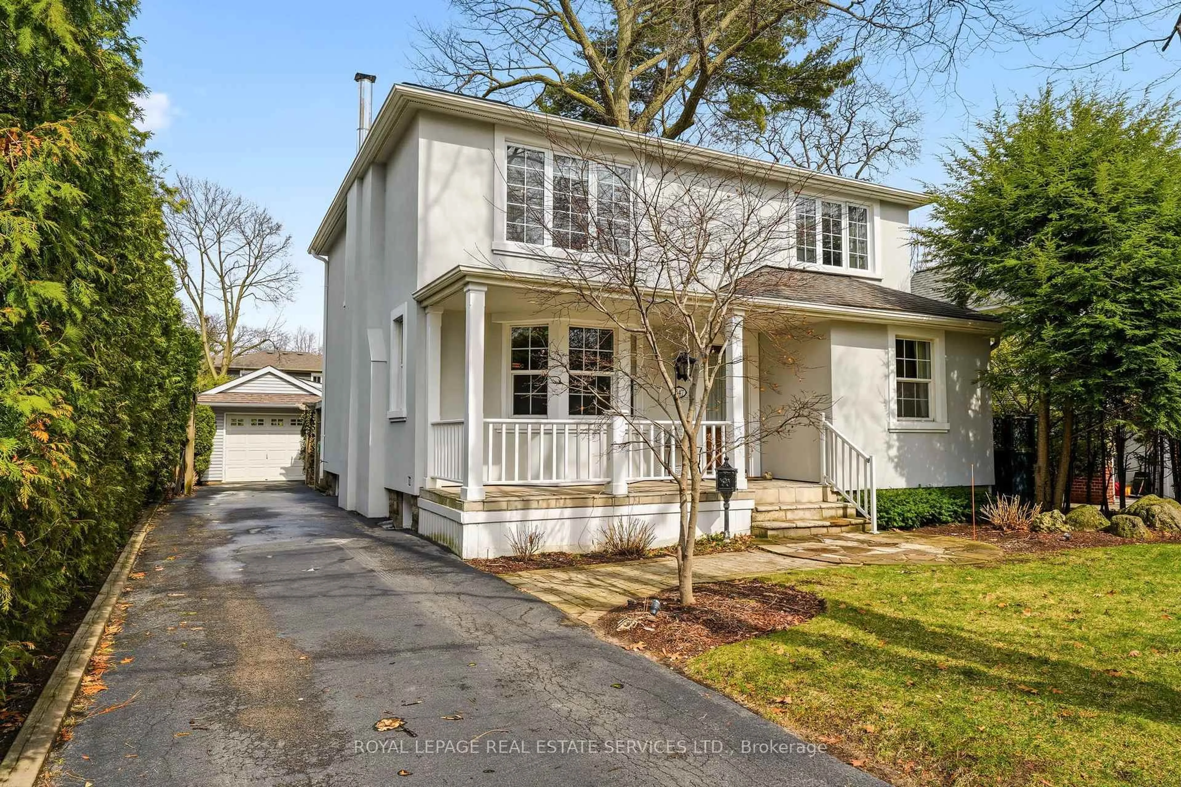 Home with vinyl exterior material, street for 347 Douglas Ave, Oakville Ontario L6J 3S7