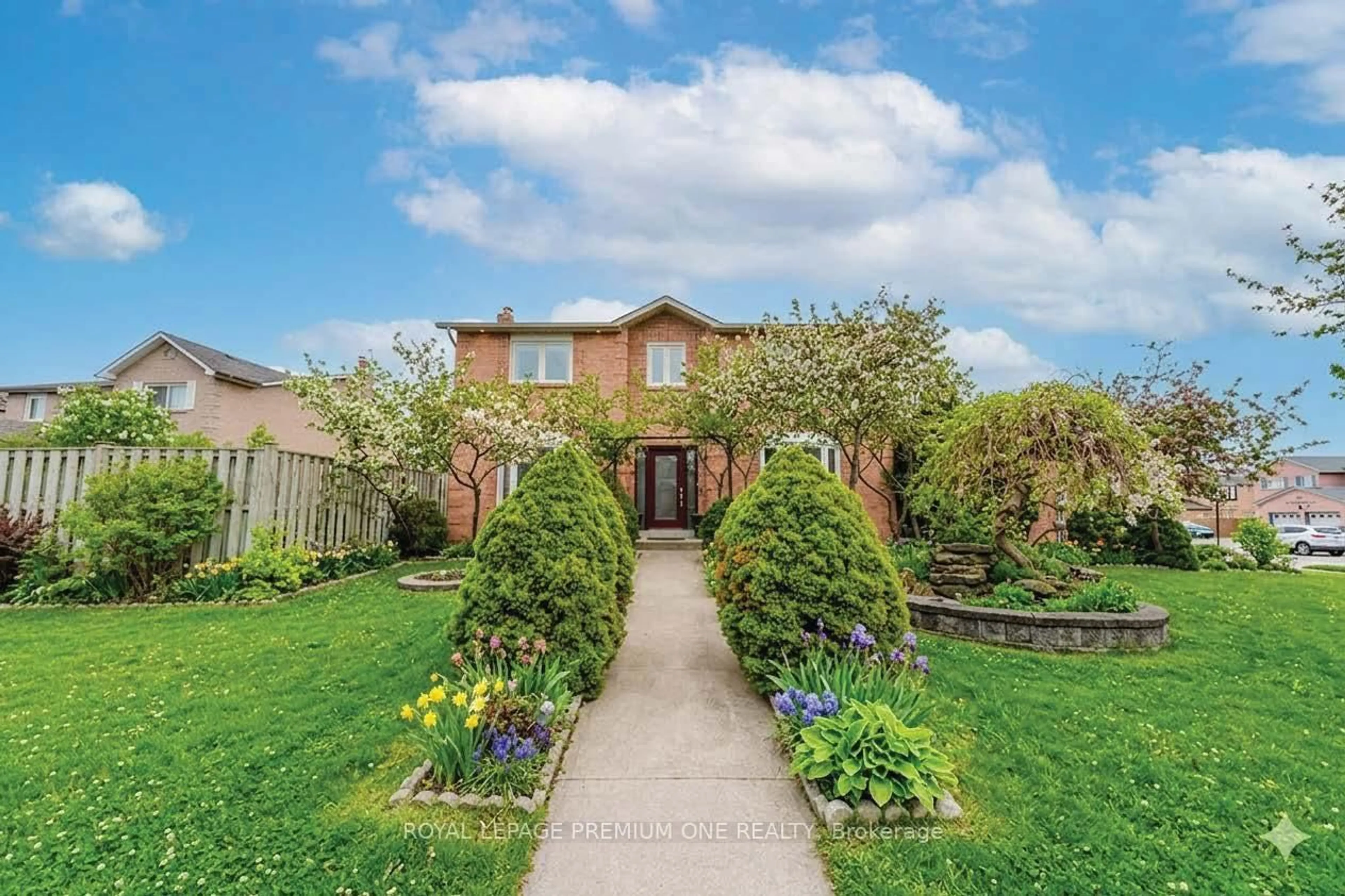 Unknown for 25 Sir Lancelot Crt, Caledon Ontario L7E 1N3