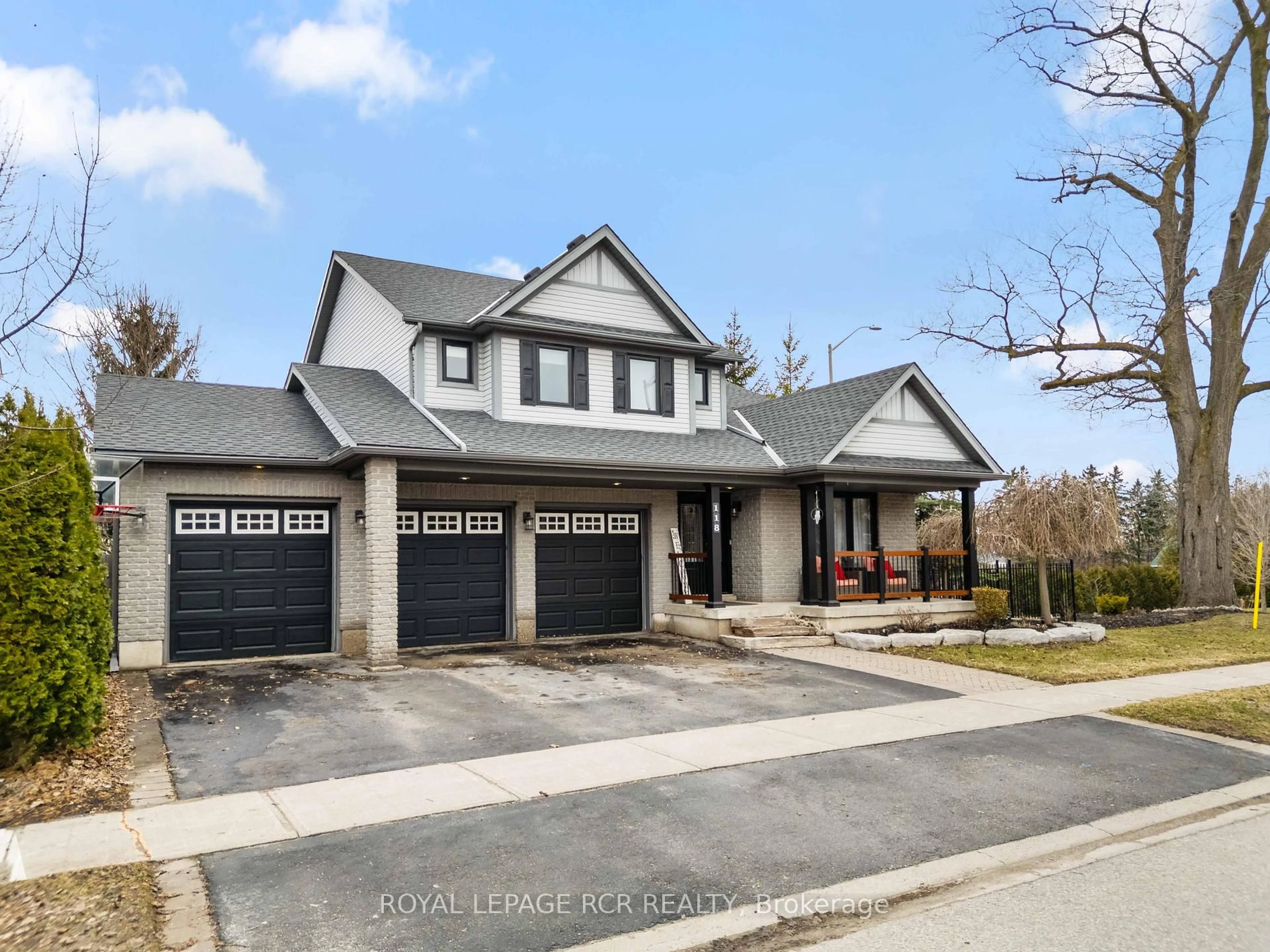 Home with brick exterior material, street for 118 Oak Ridge Dr, Orangeville Ontario L9W 5J5