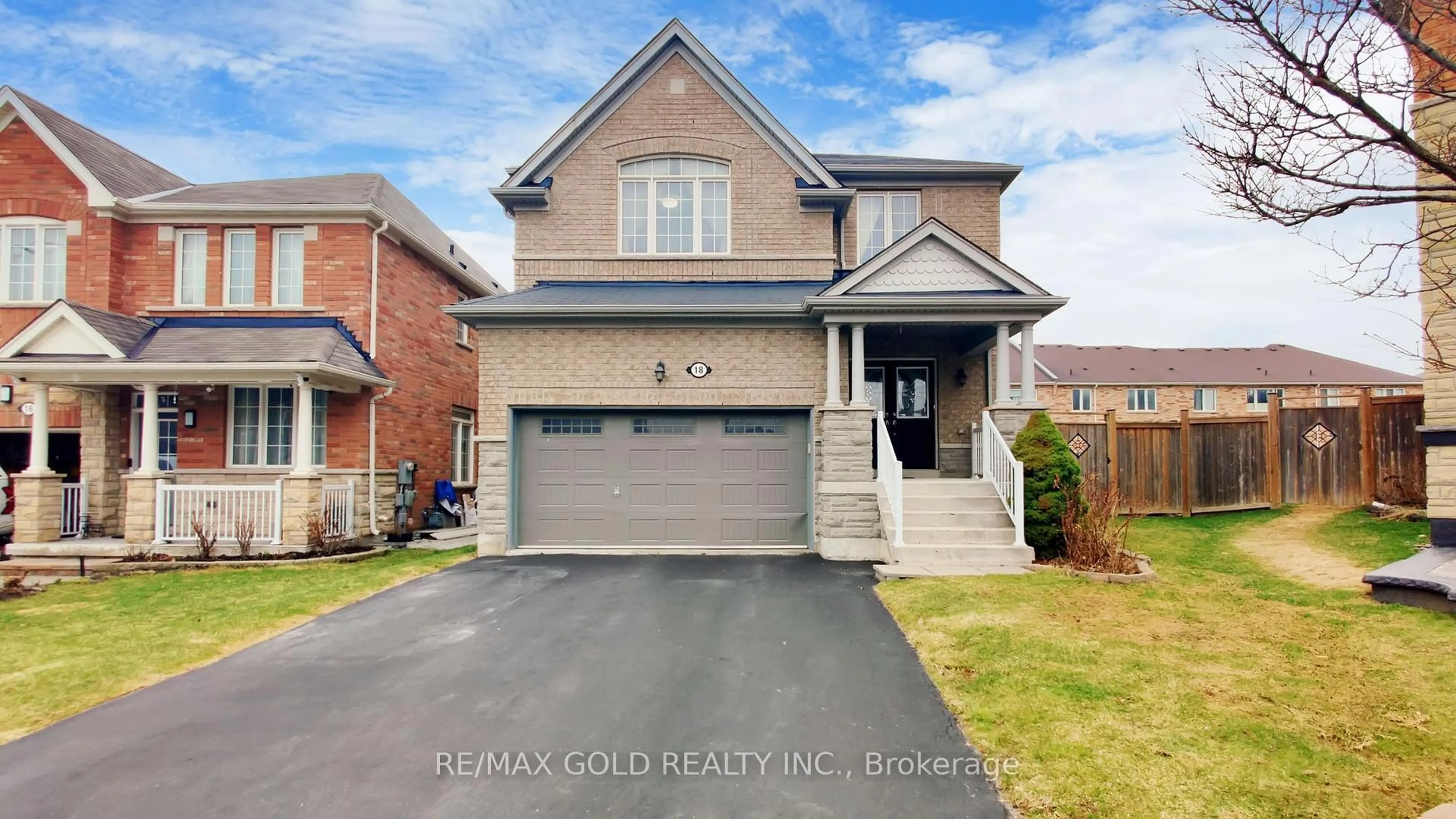 Home with brick exterior material, street for 18 Kawana Rd, Brampton Ontario L6Y 0W2