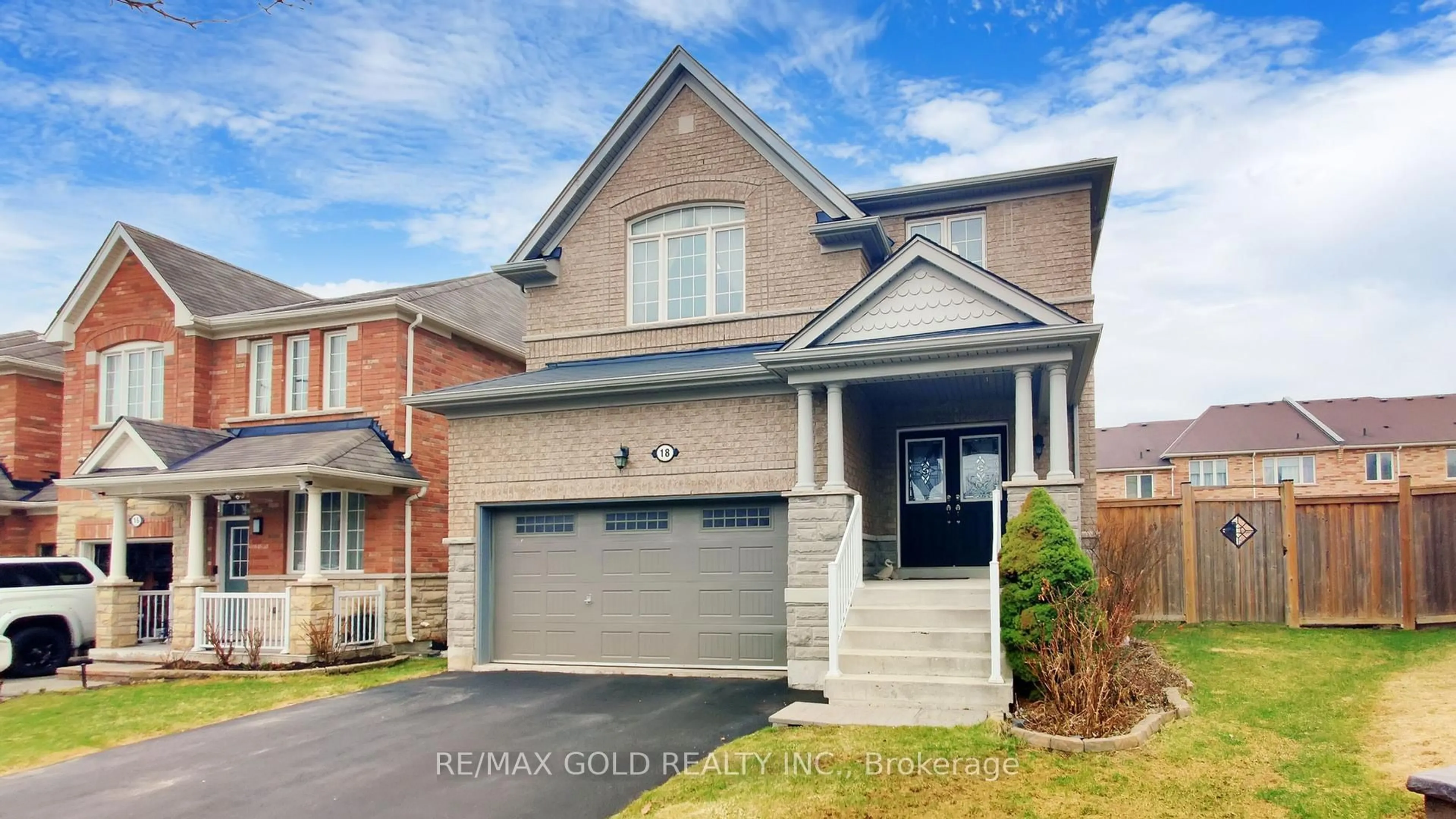 Home with brick exterior material, street for 18 Kawana Rd, Brampton Ontario L6Y 0W2