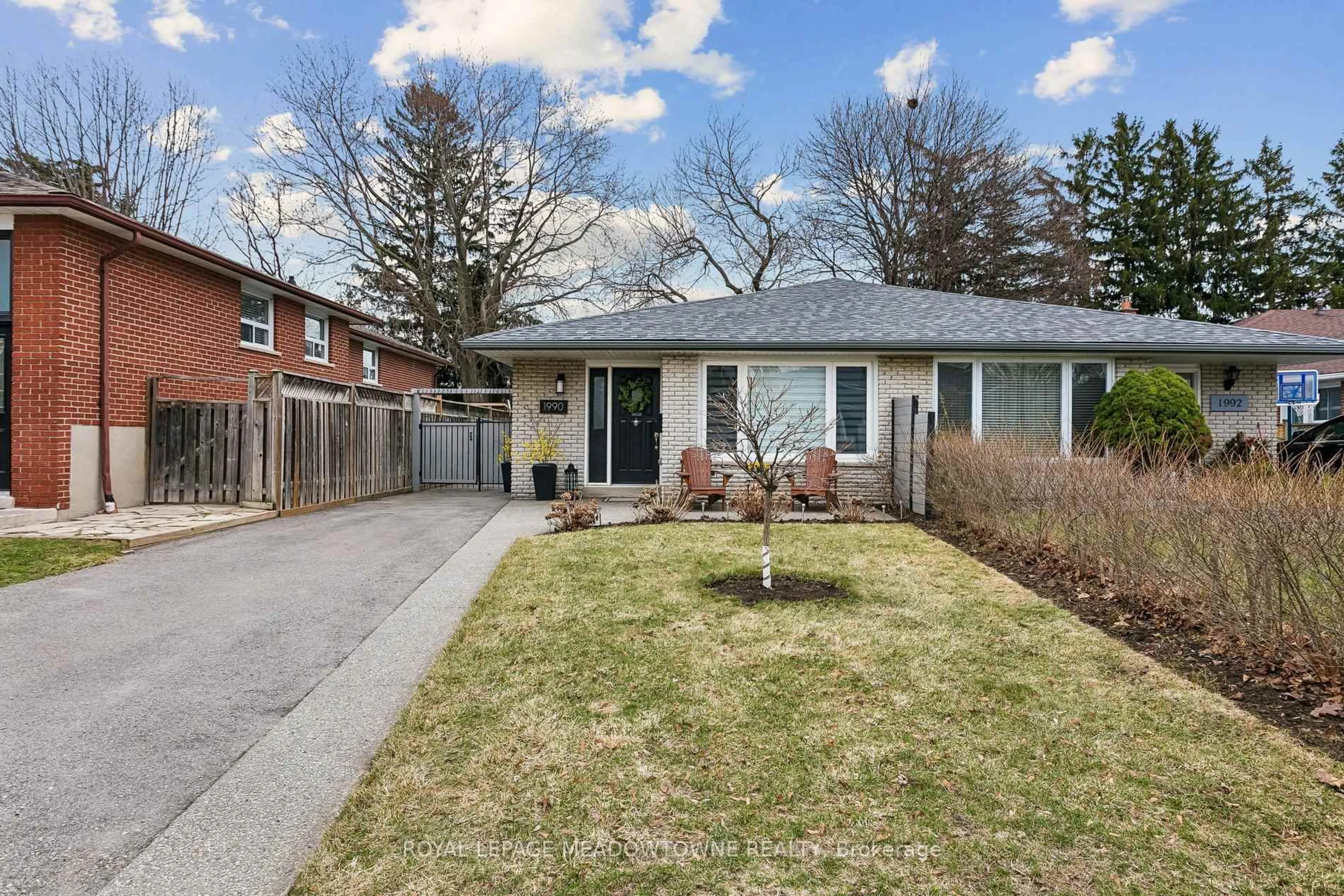 Home with brick exterior material, street for 1990 Silverberry Cres, Mississauga Ontario L5J 1C9