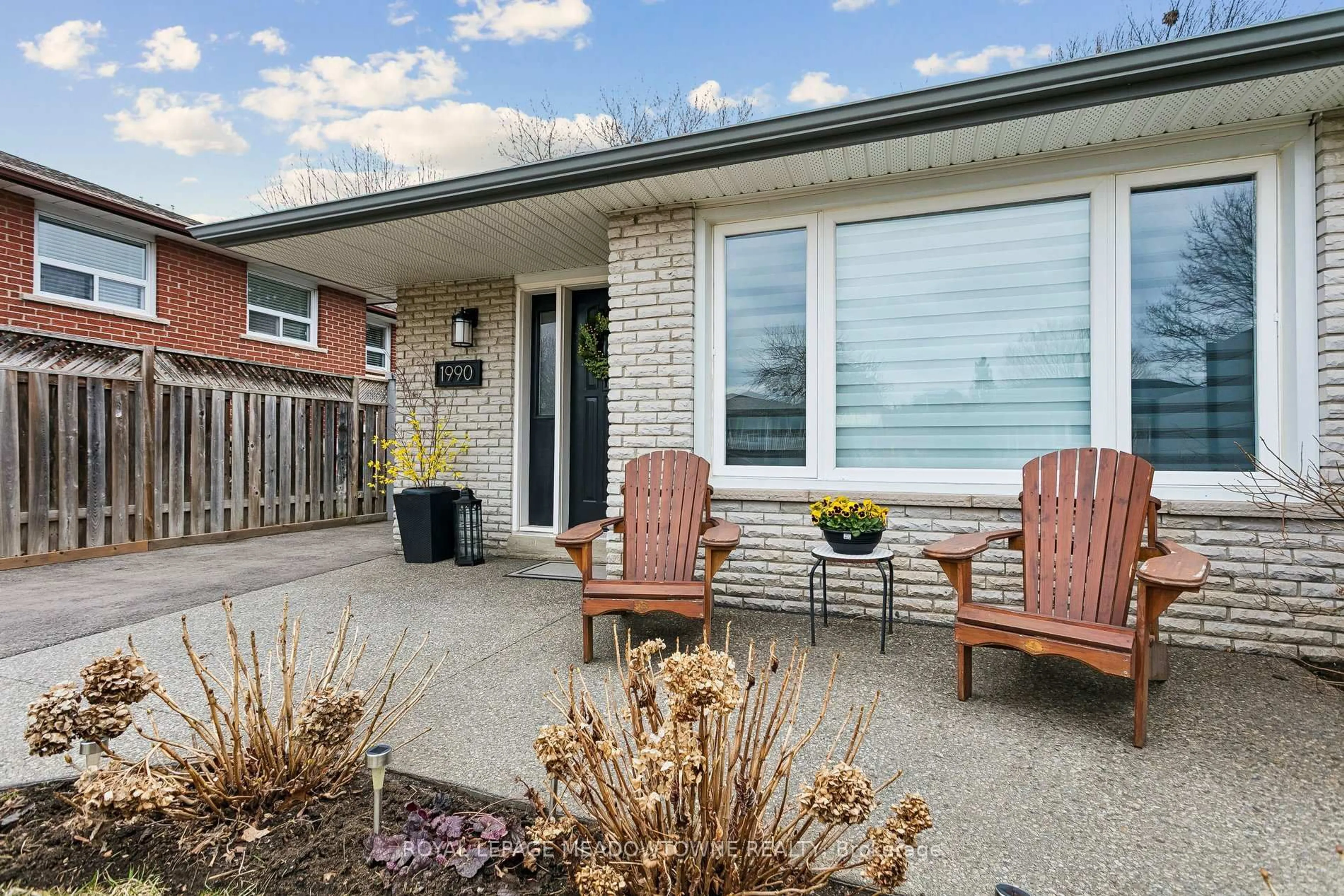 Patio, street for 1990 Silverberry Cres, Mississauga Ontario L5J 1C9