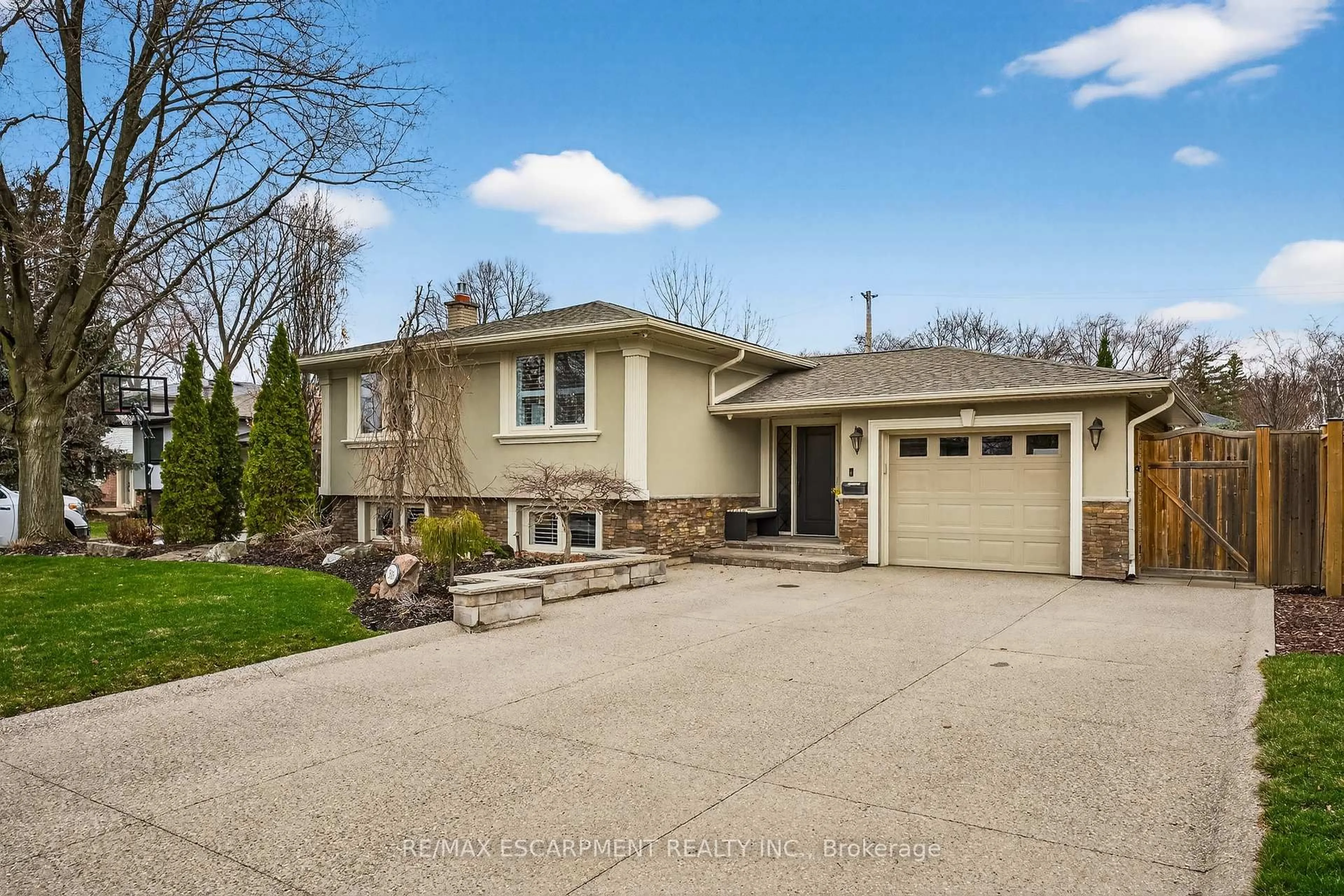 Unknown for 316 Silvana Cres, Burlington Ontario L7L 2W1