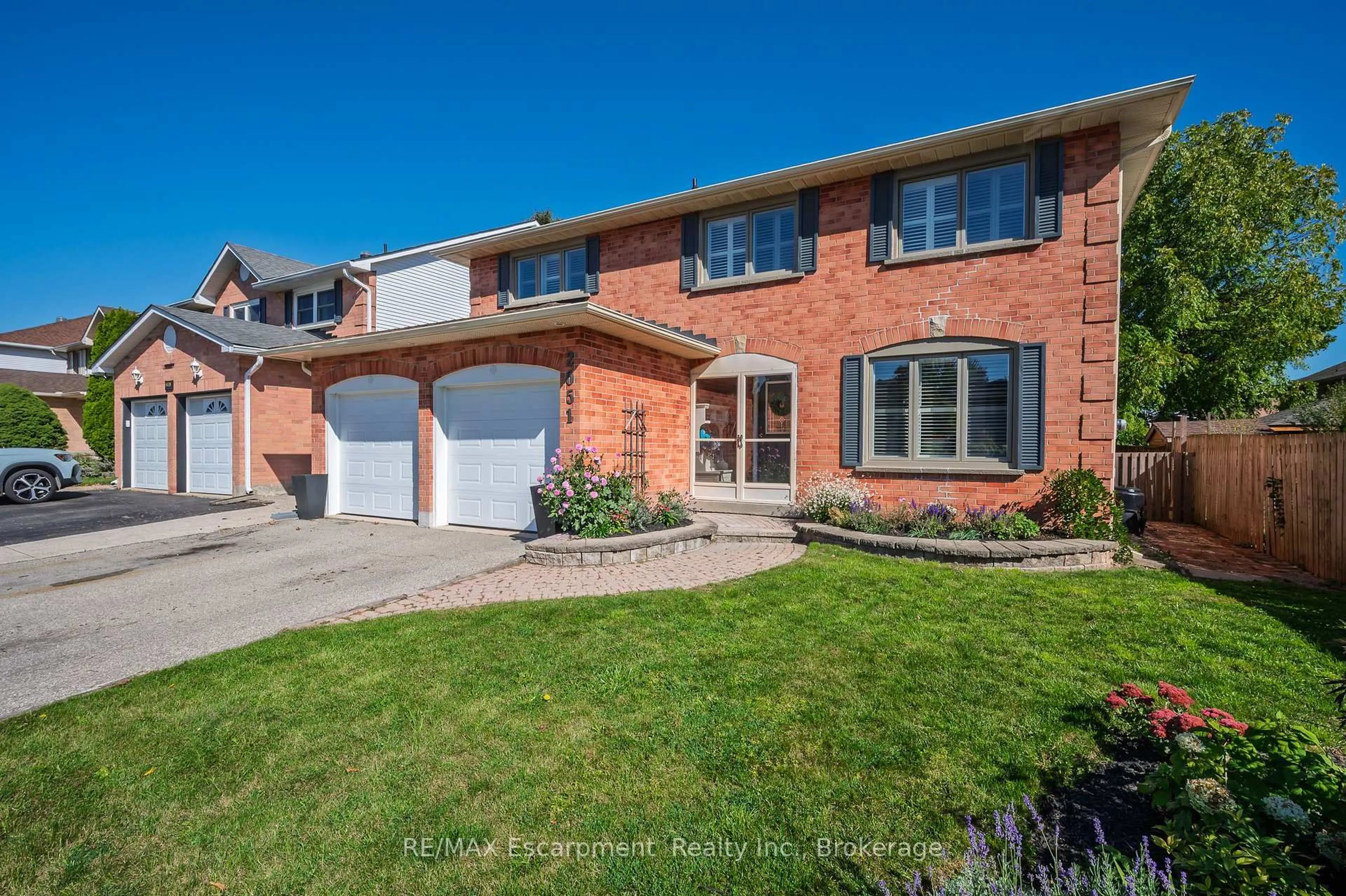 Home with brick exterior material, street for 2051 Deer Run Ave, Burlington Ontario L7M 2S1