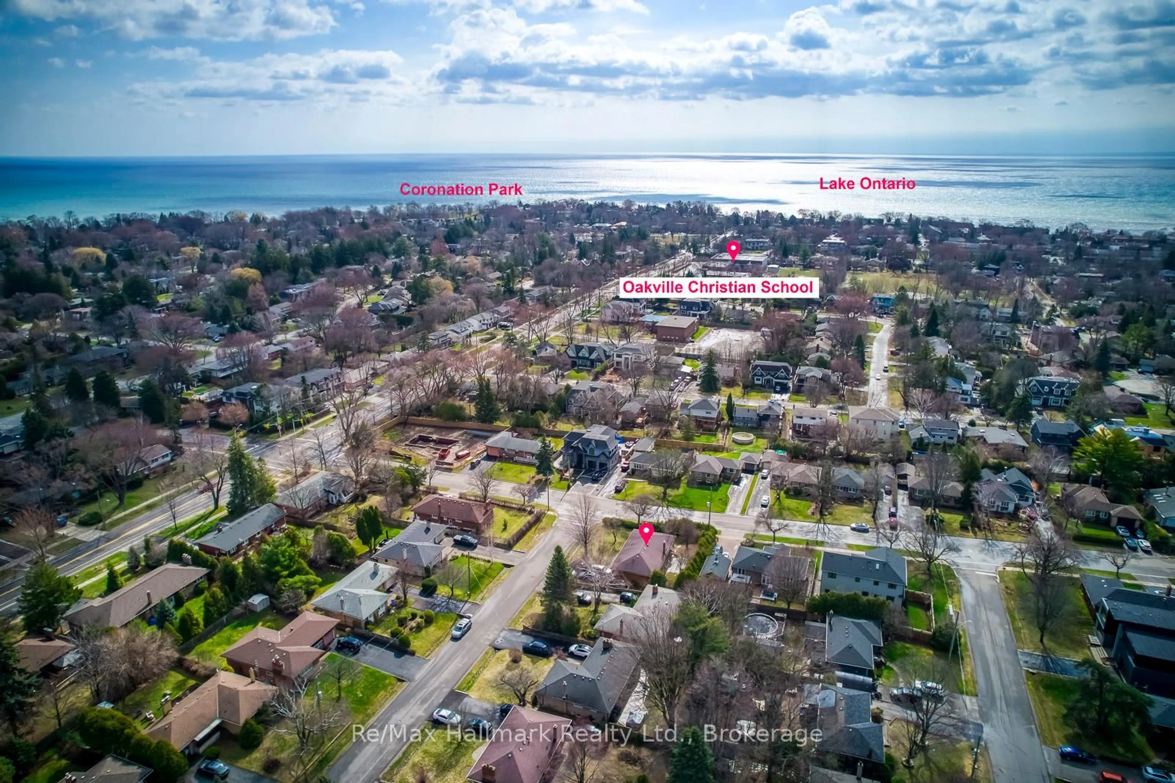 A pic from outside/outdoor area/front of a property/back of a property/a pic from drone, water/lake/river/ocean view for 216 Wales Cres, Oakville Ontario L6L 3X7