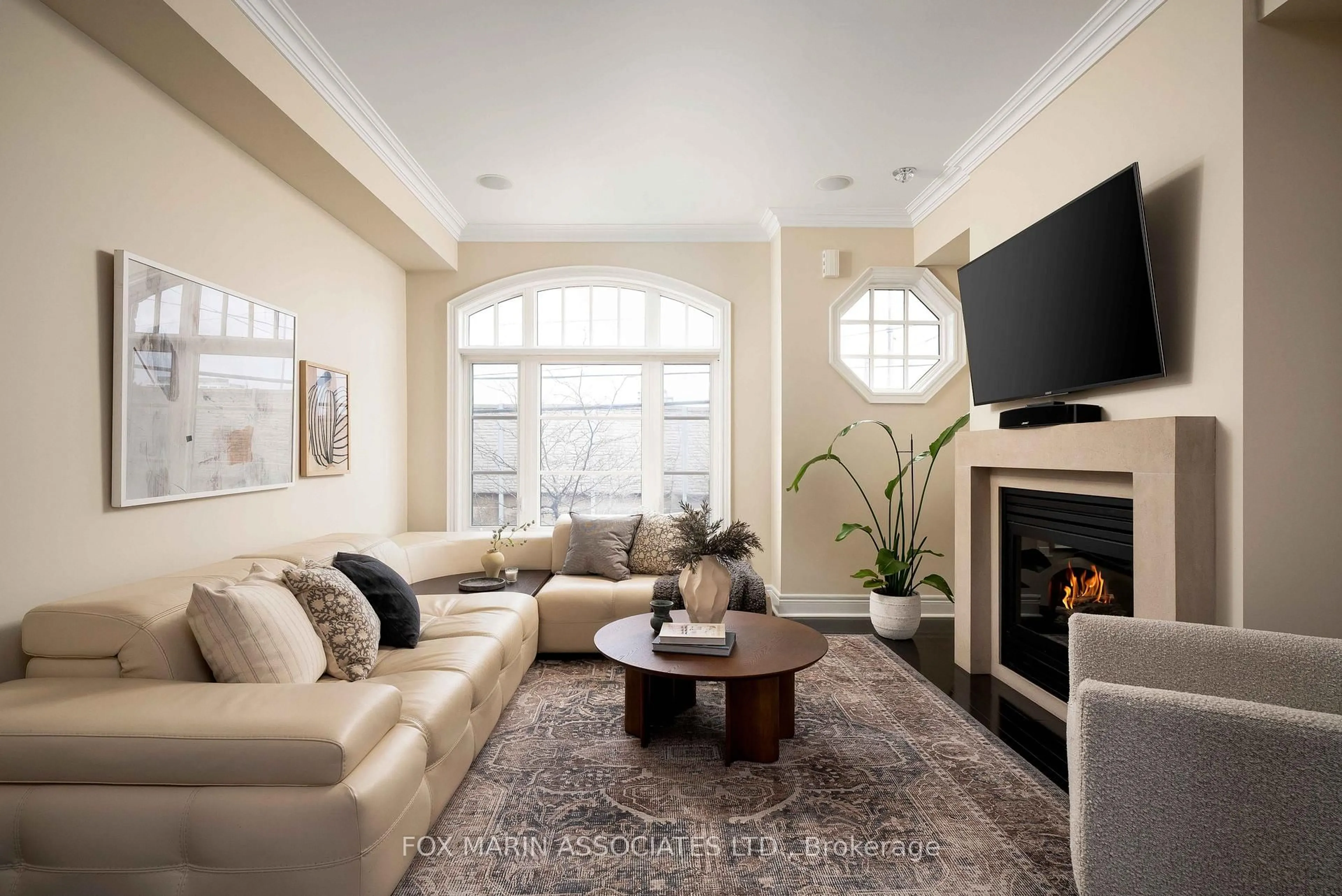 Living room with furniture, unknown for 825-A Oxford St, Toronto Ontario M8Z 0B3